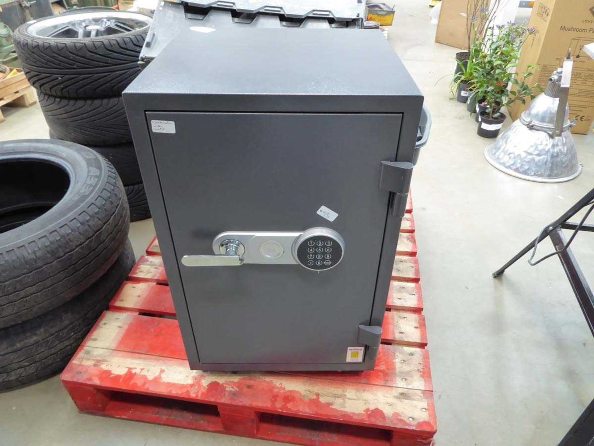 Brinnick fire proof safe with combination