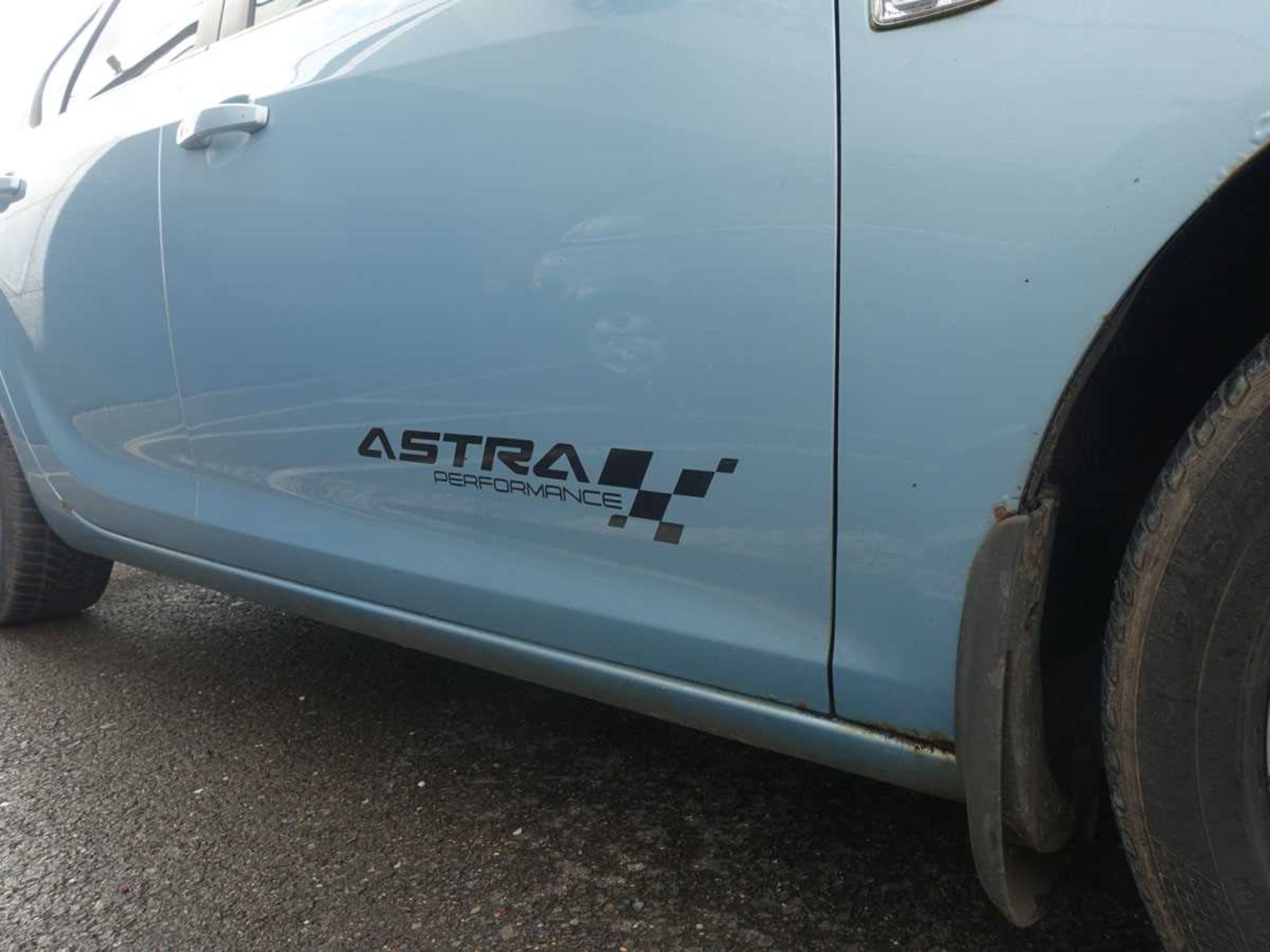 (VN59 YXK) Vauxhall Astra Exclusiv CDTI 108 in blue, first registered 17/12/2009, 6 speed, 5 door - Bild 11 aus 11