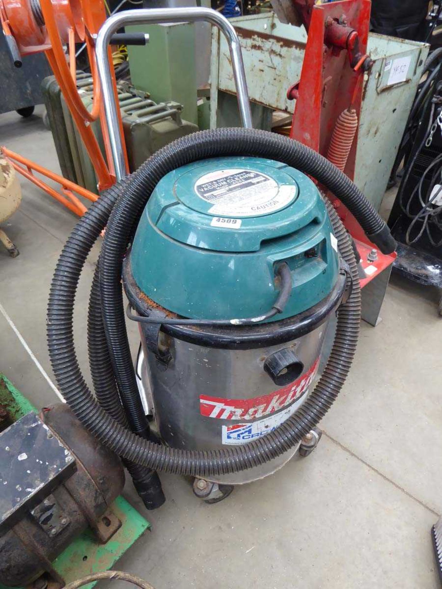 Makita vacuum cleaner