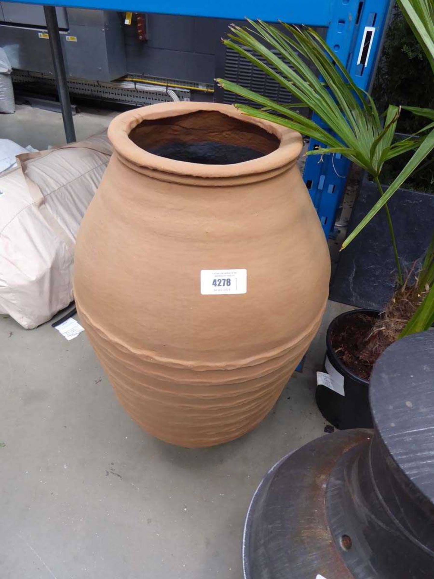 +VAT Plastic urn