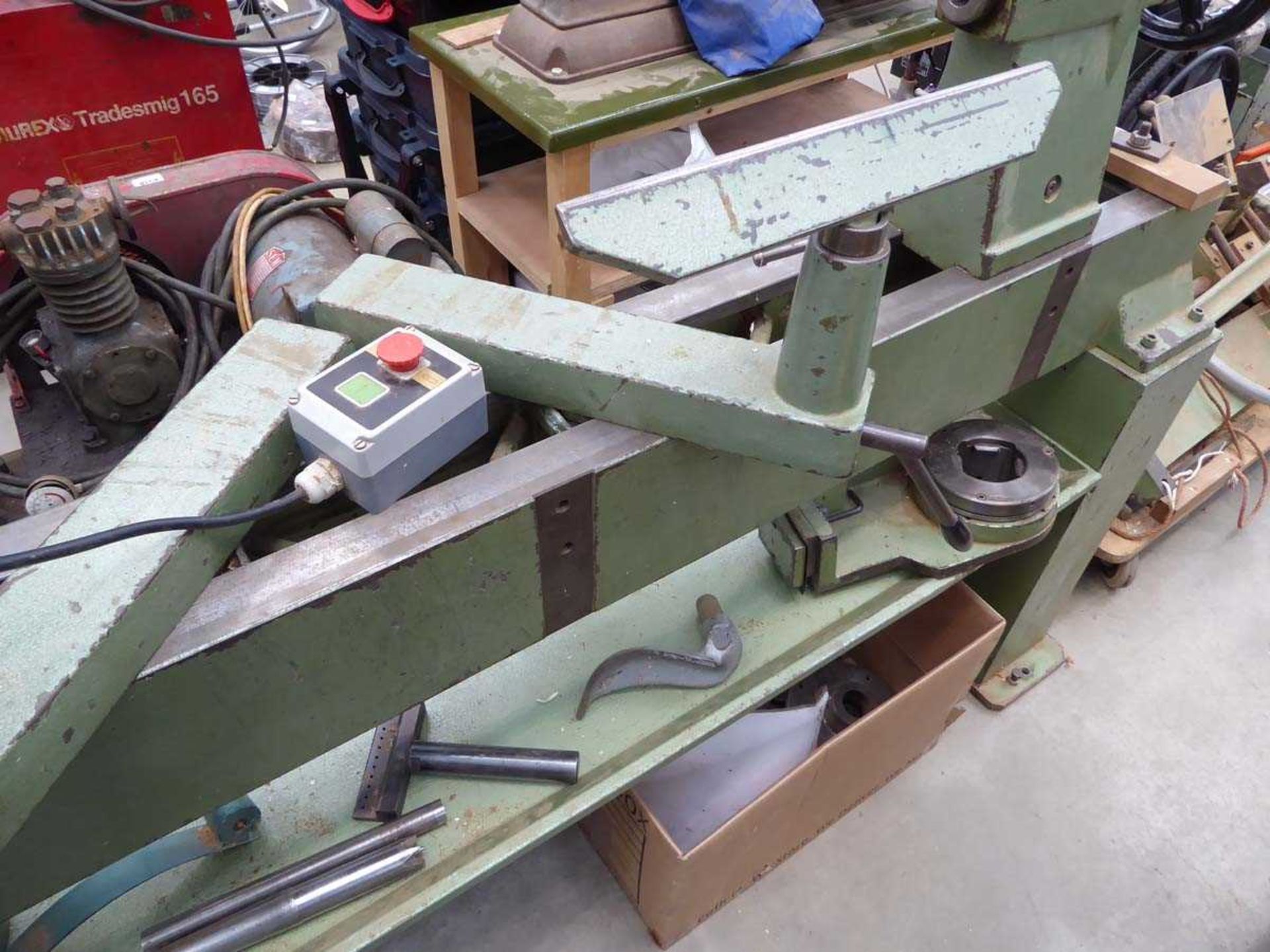 Hapco Albus Type AHDR 130-C woodturning copy lathe with 8ft - 16ft bed and barley twist tooling plus - Image 4 of 6