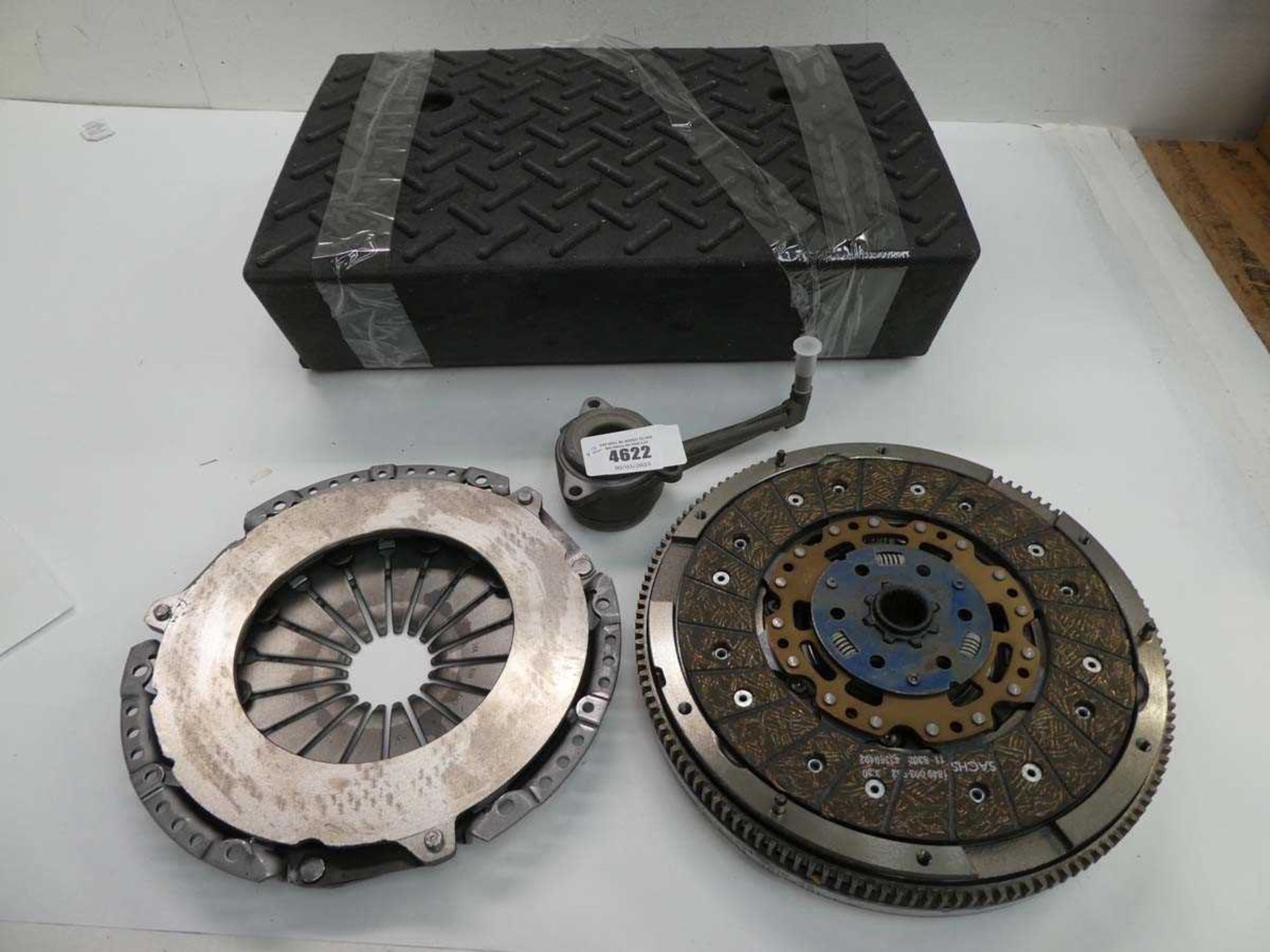 +VAT Sachs 2290 601 005 clutch plate and pair of car ramps