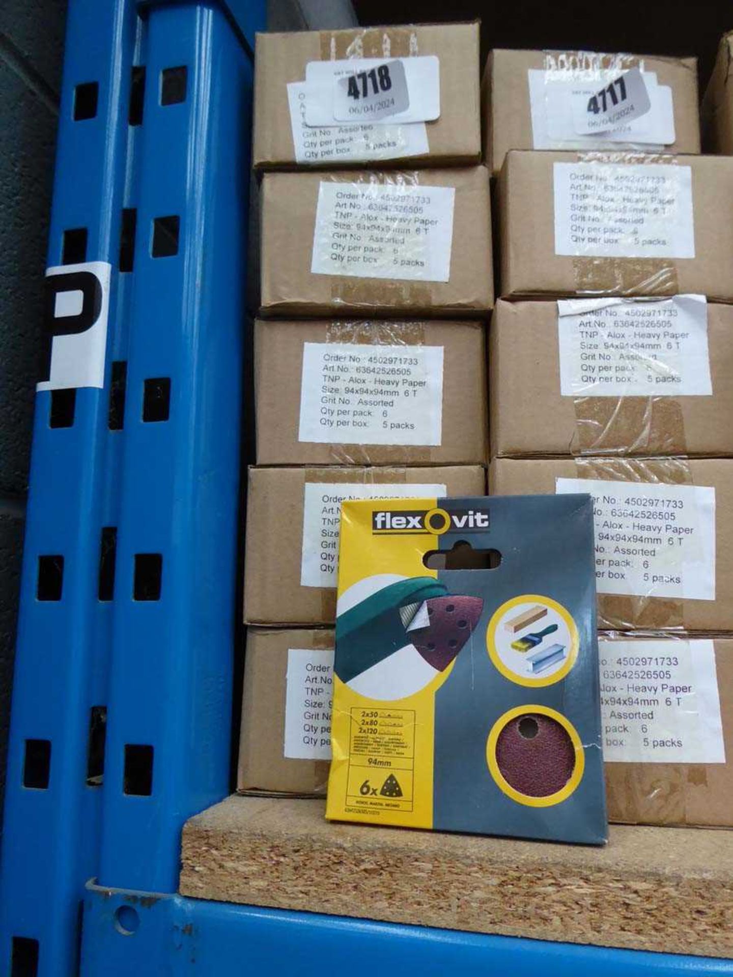 +VAT 5 boxes of assorted grit triangle sanding pads