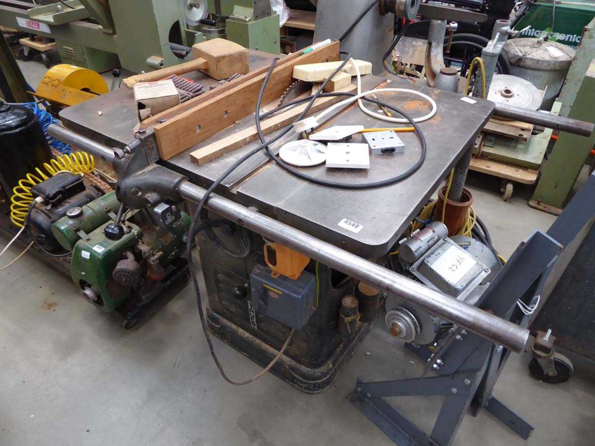 Large Tauco table saw - Bild 2 aus 2