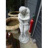 +VAT Concrete statue of lovers