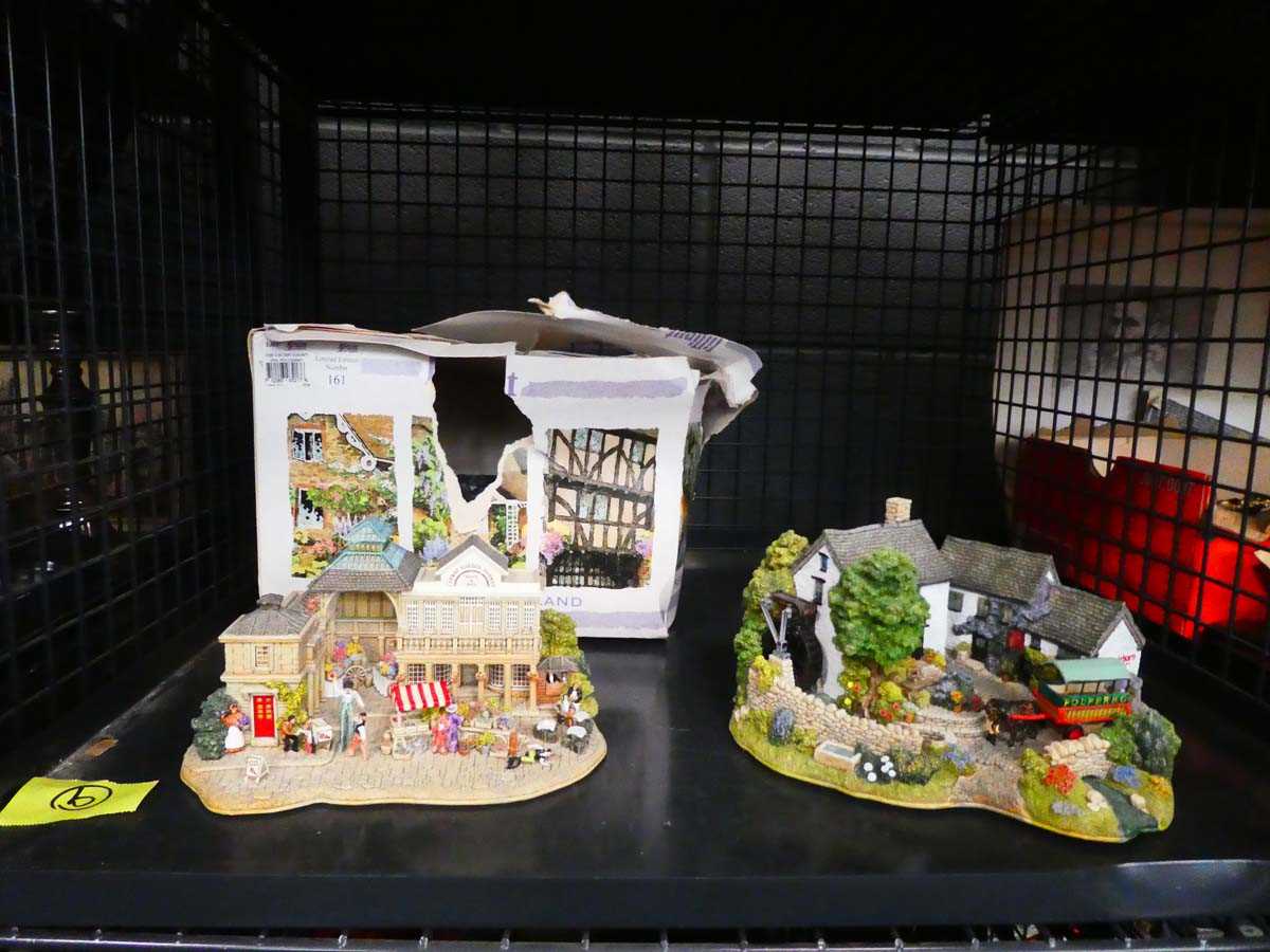 2 Lilliput Lane dioramas