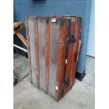 Canvas trunk with wooden ribs