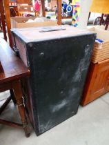 Vintage cabinet trunk