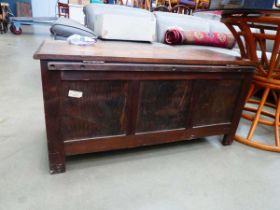 Oak coffer with linenfold panels