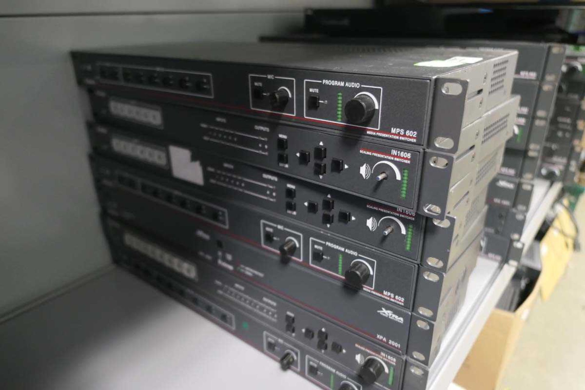 Approx. 7 Extron presentation switches - Image 2 of 2