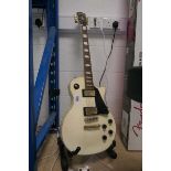 +VAT Cruiser Crafter electric guitar in cream