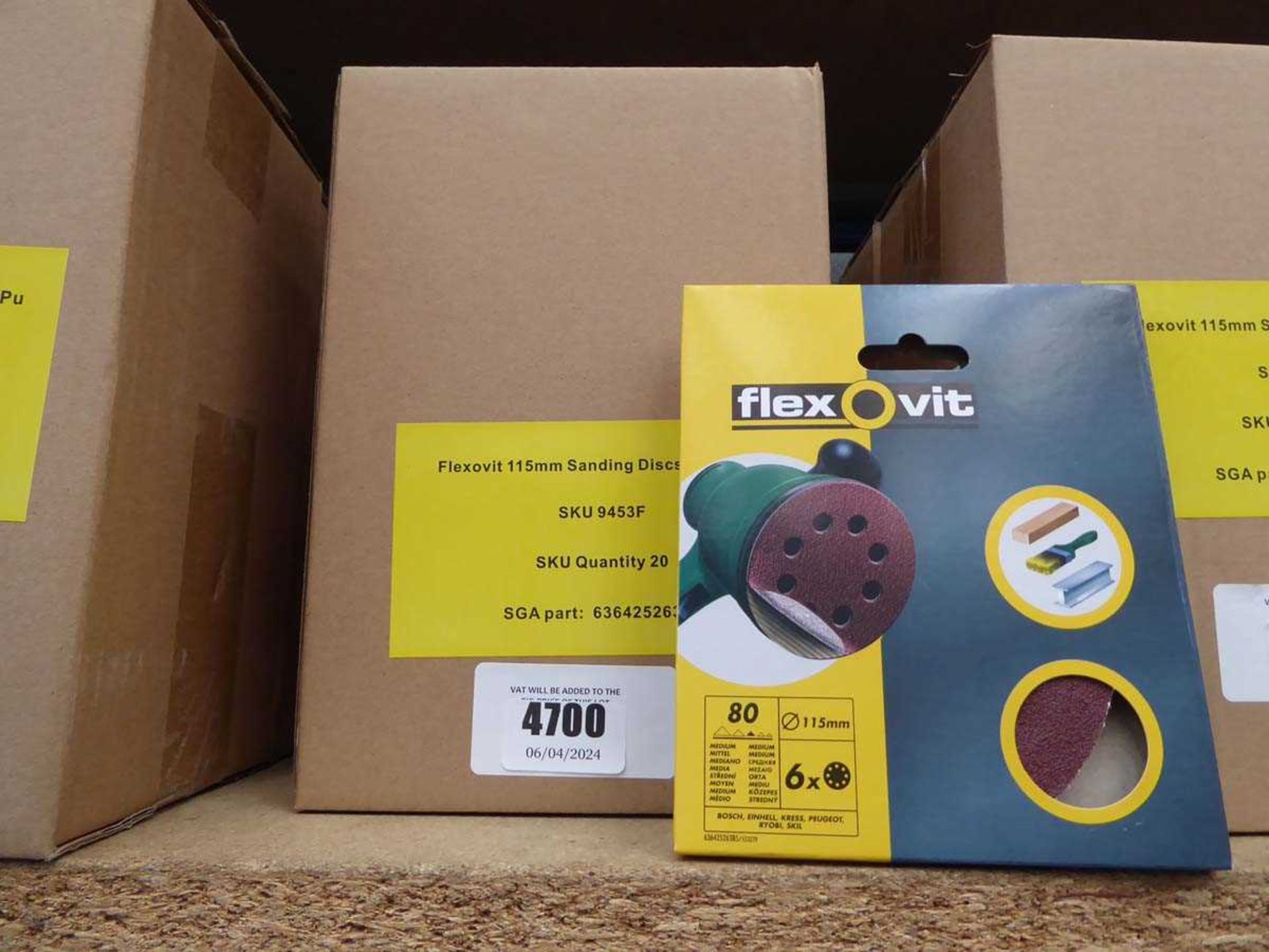 +VAT 4 x boxes of Flexovit 115mm, 80 grit sanding disks