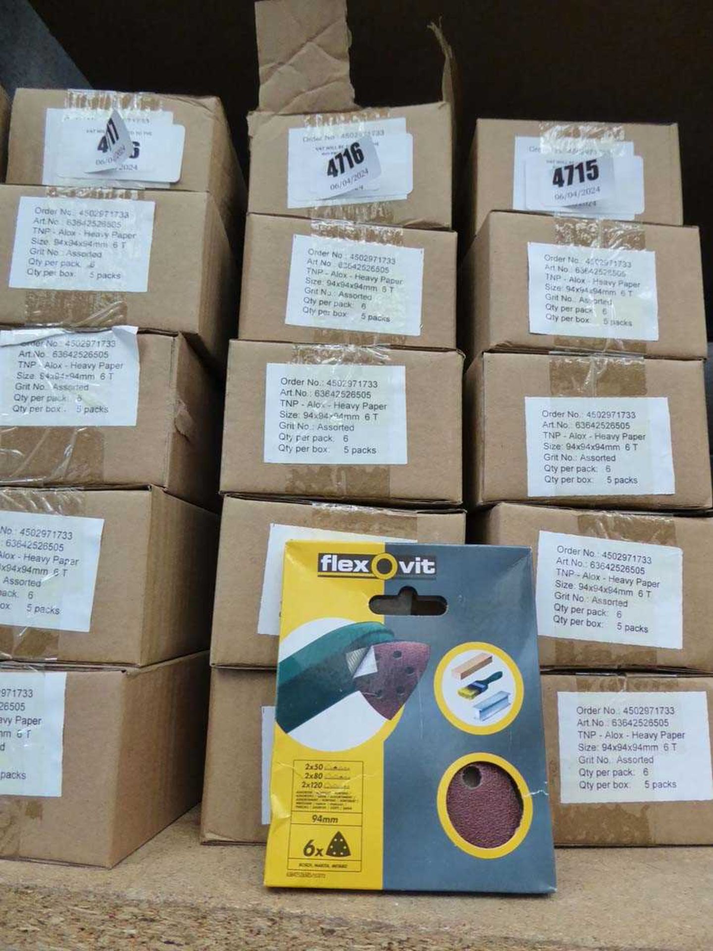 +VAT 5 boxes of assorted grit triangle sanding pads