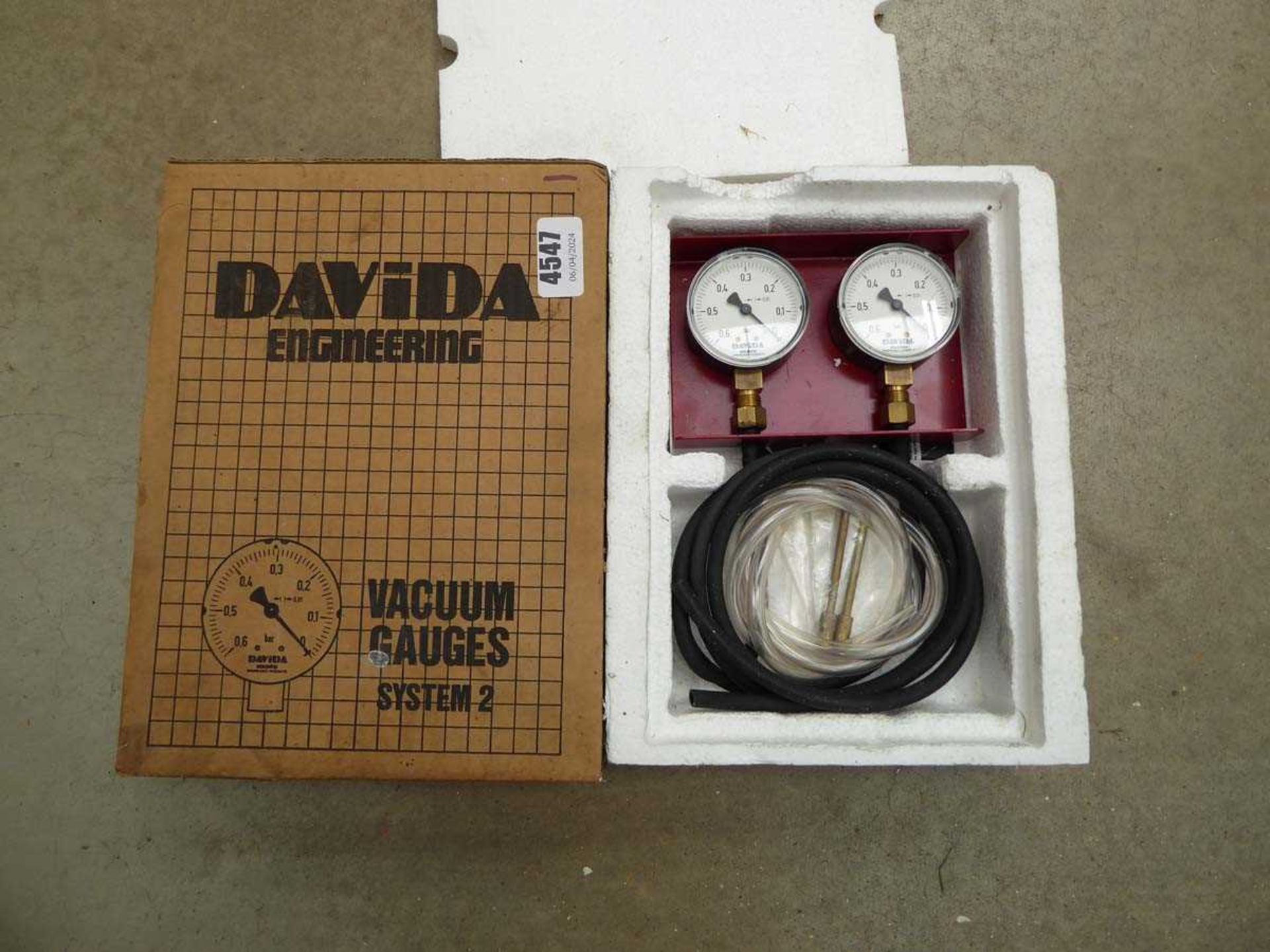 Devida engineering vacuum gauges in box