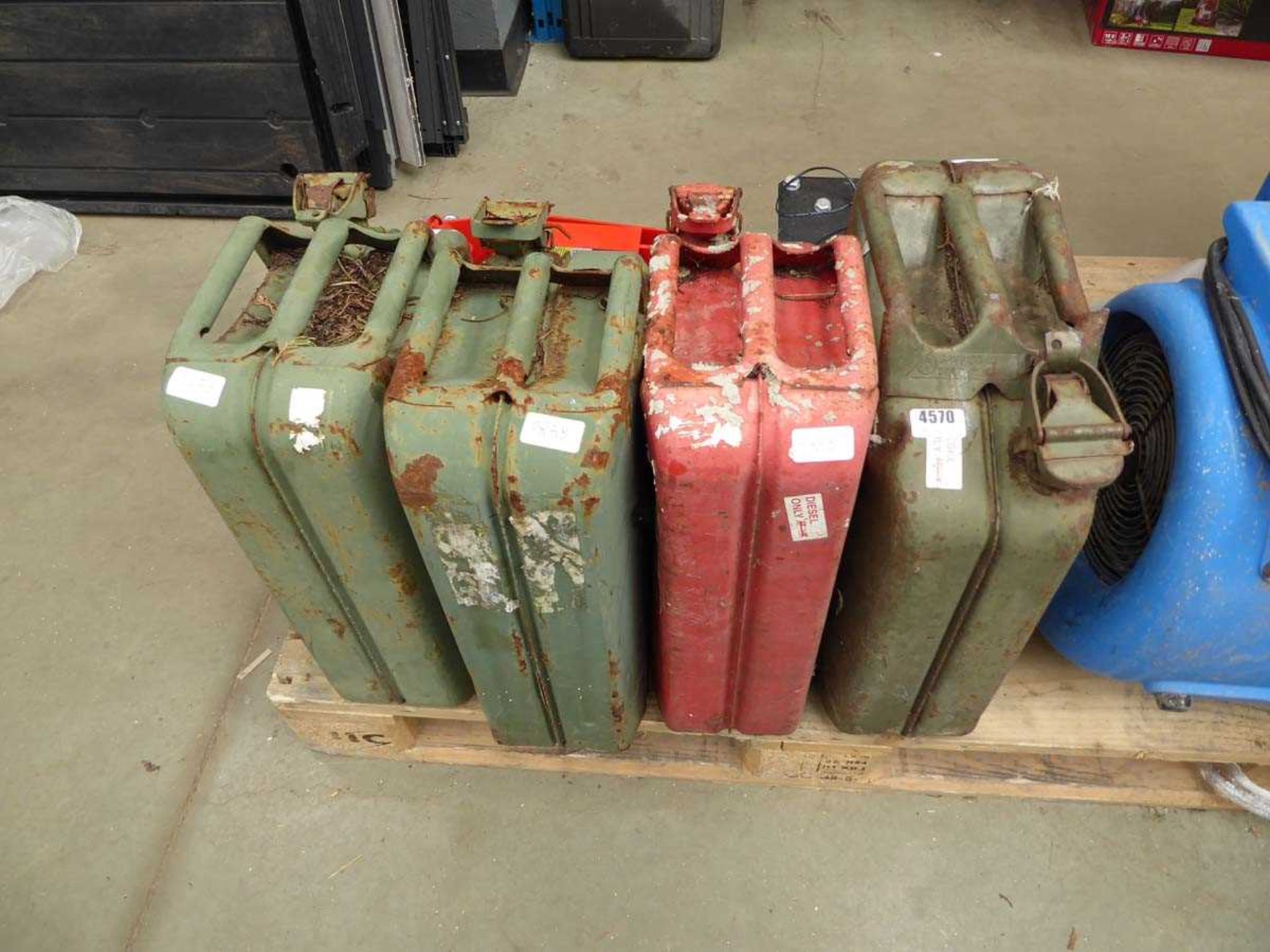 4 metal jerry cans