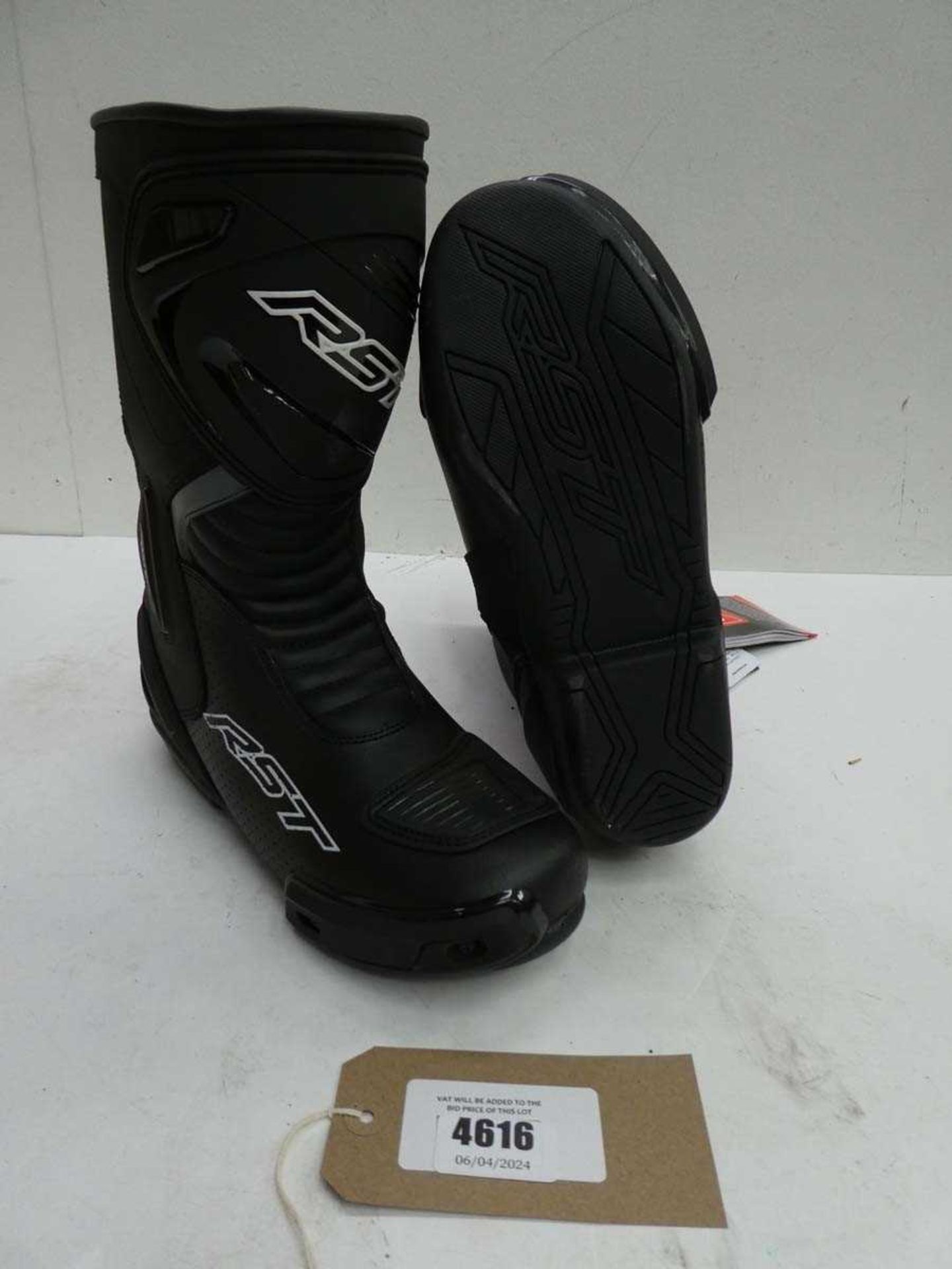 +VAT Pair of RST motorcycle boots Size 8