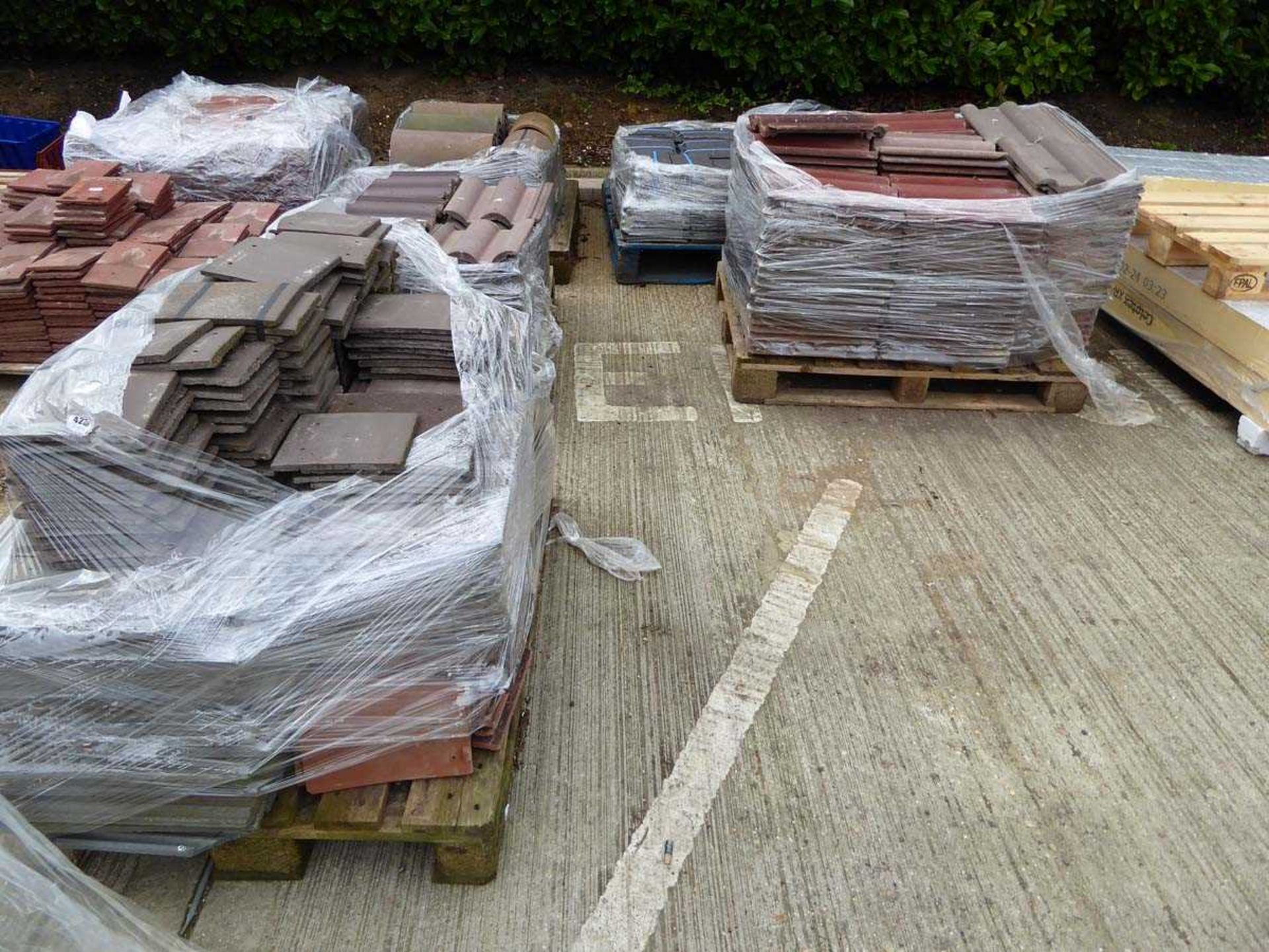 6 x pallets of roof tiles and ridge tiles
