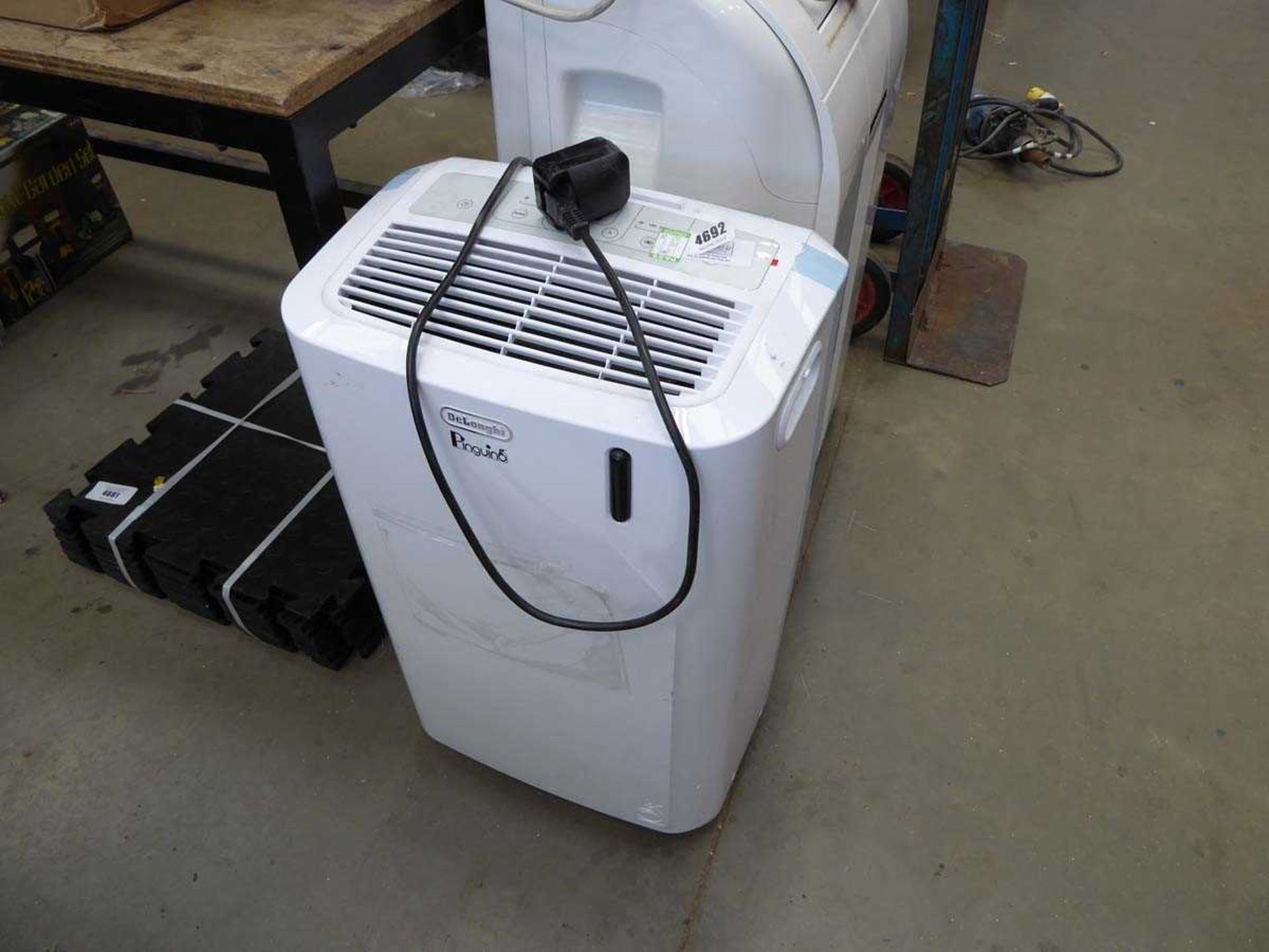 +VAT De'Longhi air conditioning unit