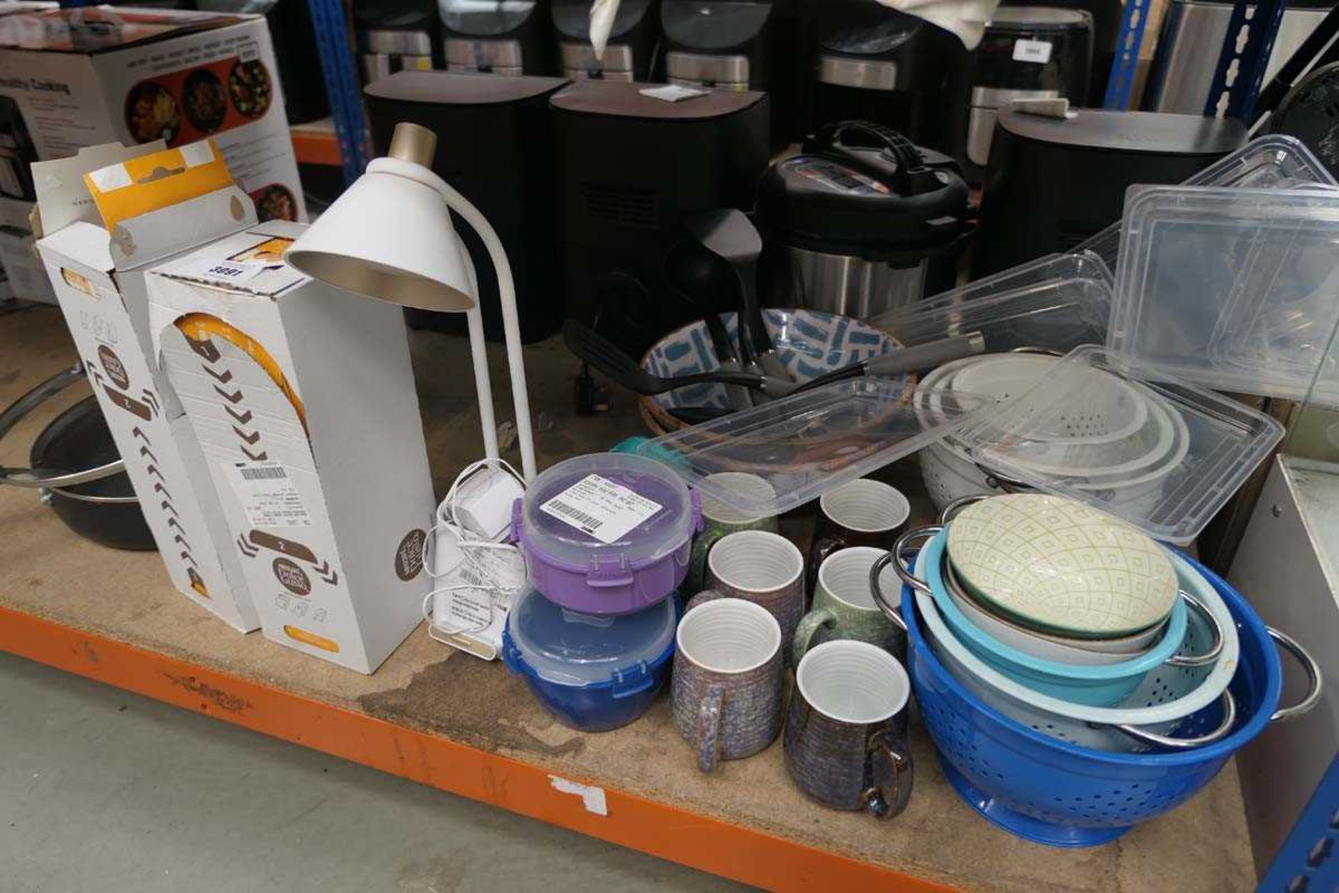 +VAT Kitchenware inc. colanders, mugs, mixing bowls, coffee pods etc.