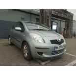 (TK07 HKV) Toyota Yaris Zinc D-4D 5-door hatchback in silver, 1364cc diesel, 5-speed manual, first