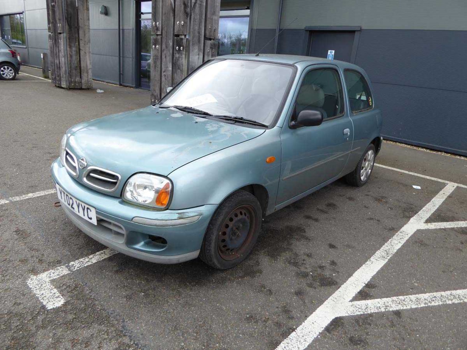 (YT02 YYC) Nissan Micra S Auto, 3-door hatchback in grey, first registered 27/03/2002, 998cc - Bild 3 aus 10