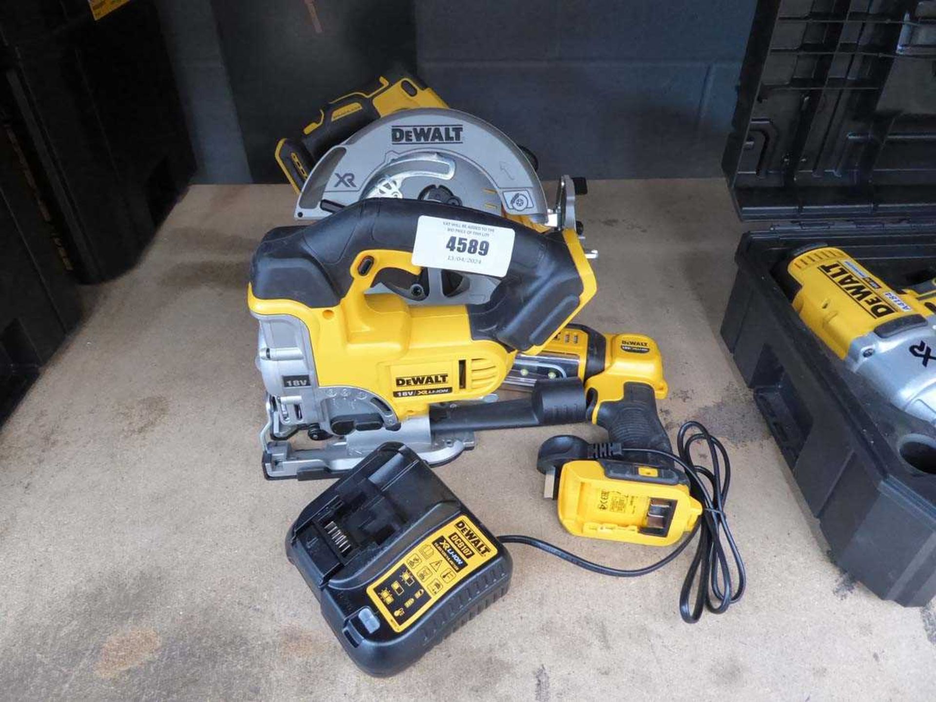 +VAT Dewalt jigsaw, circular saw, torch, with charger, no battery or boxes