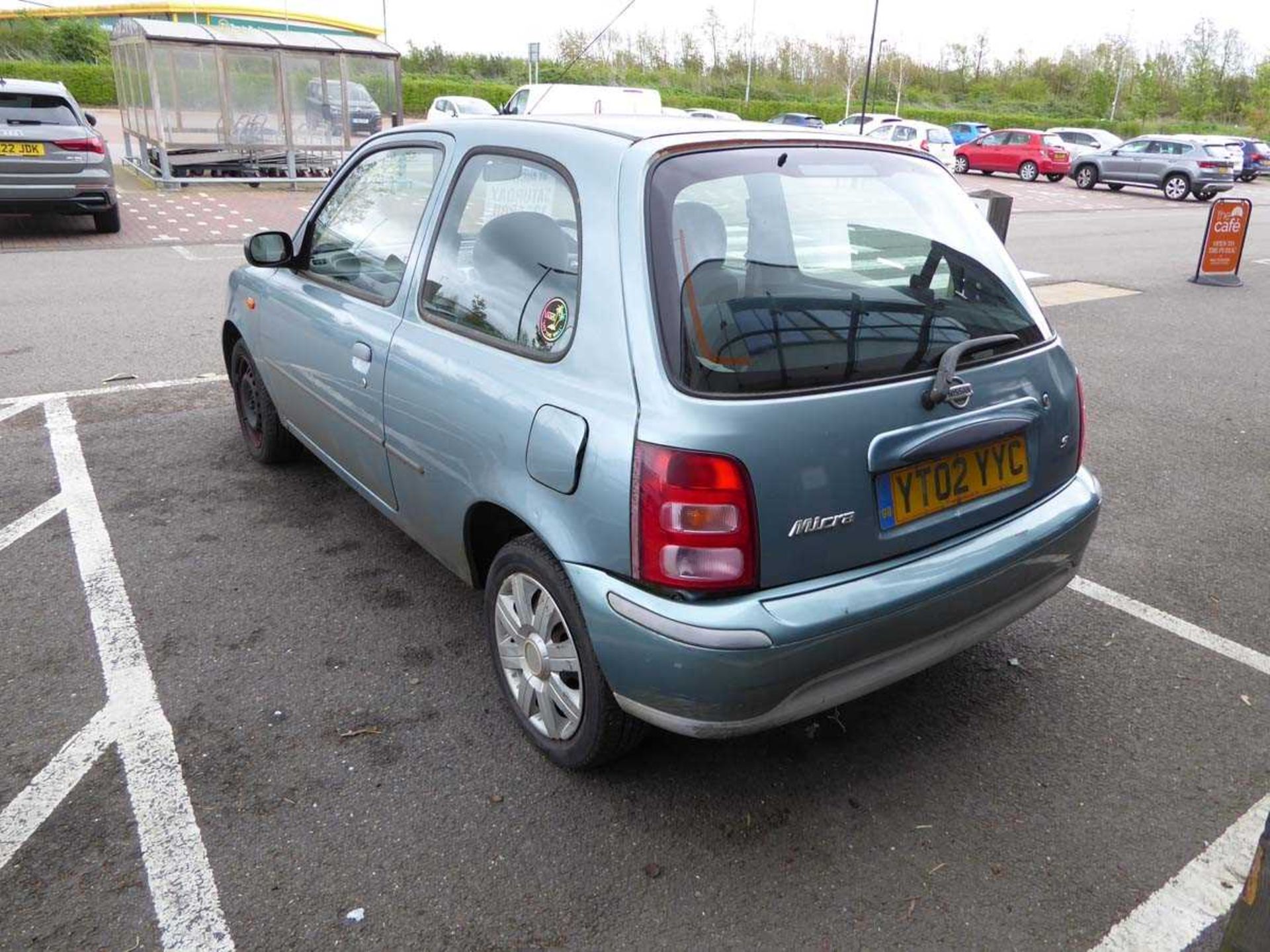 (YT02 YYC) Nissan Micra S Auto, 3-door hatchback in grey, first registered 27/03/2002, 998cc - Image 7 of 10