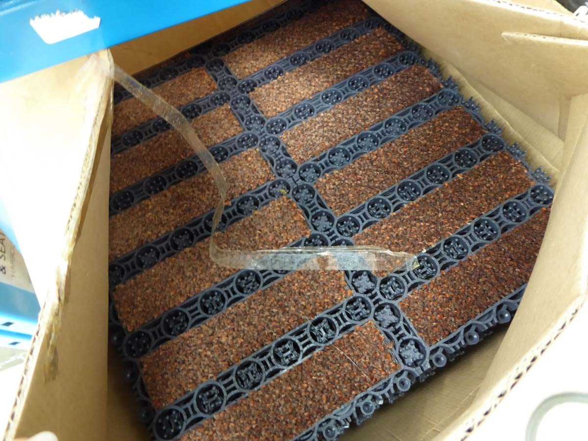 4 boxes of carpet mats - Image 2 of 2