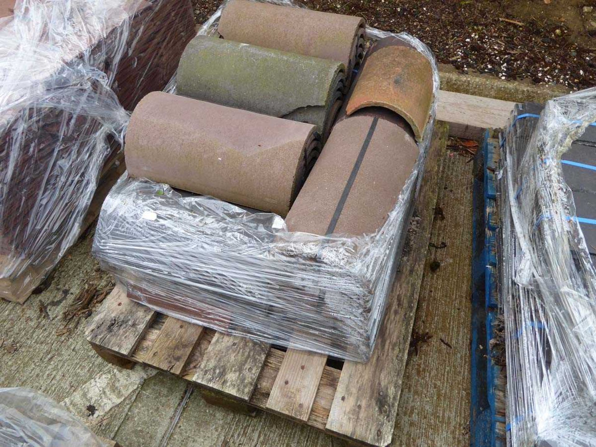 6 x pallets of roof tiles and ridge tiles - Bild 4 aus 7