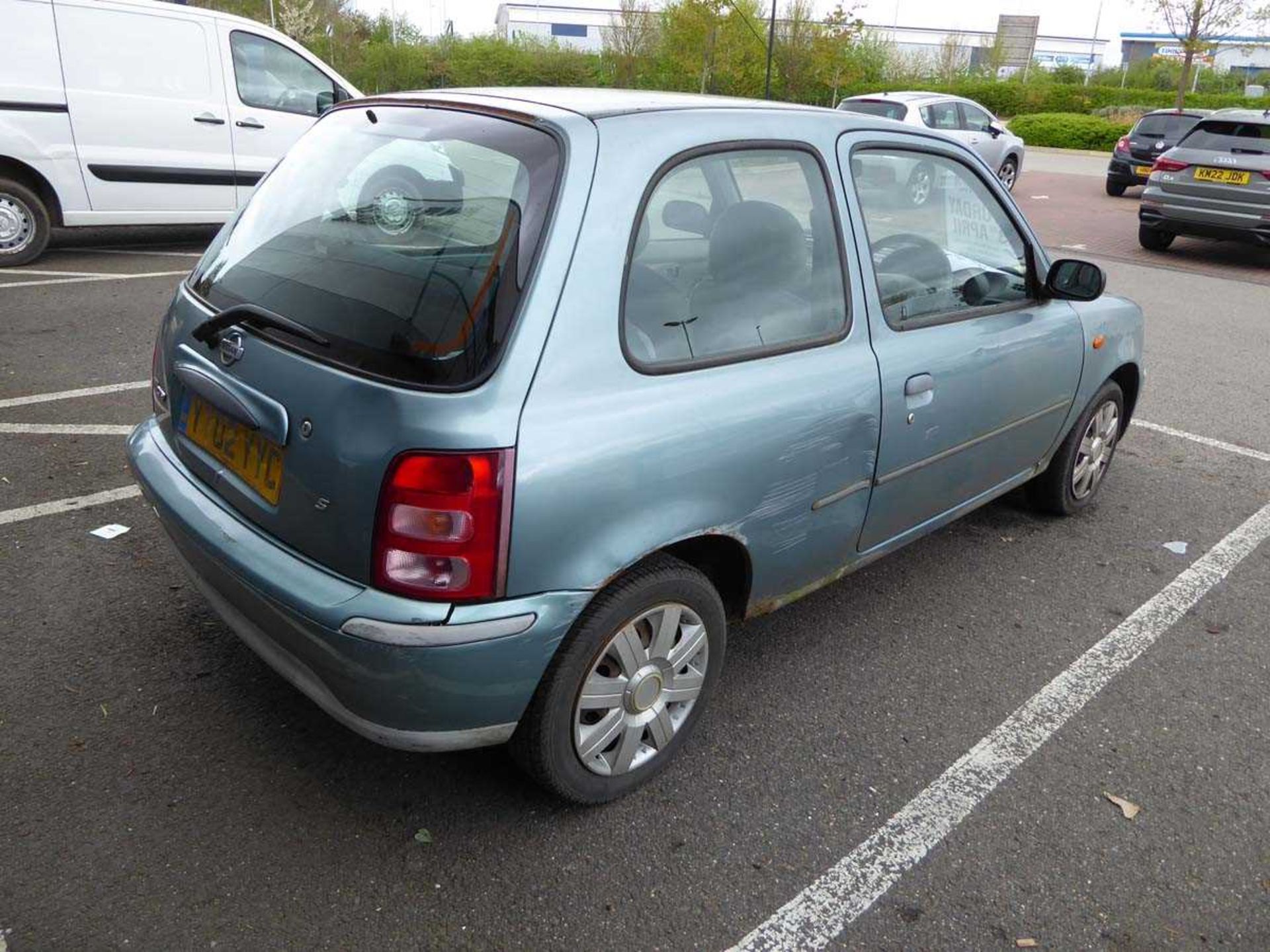 (YT02 YYC) Nissan Micra S Auto, 3-door hatchback in grey, first registered 27/03/2002, 998cc - Image 4 of 10
