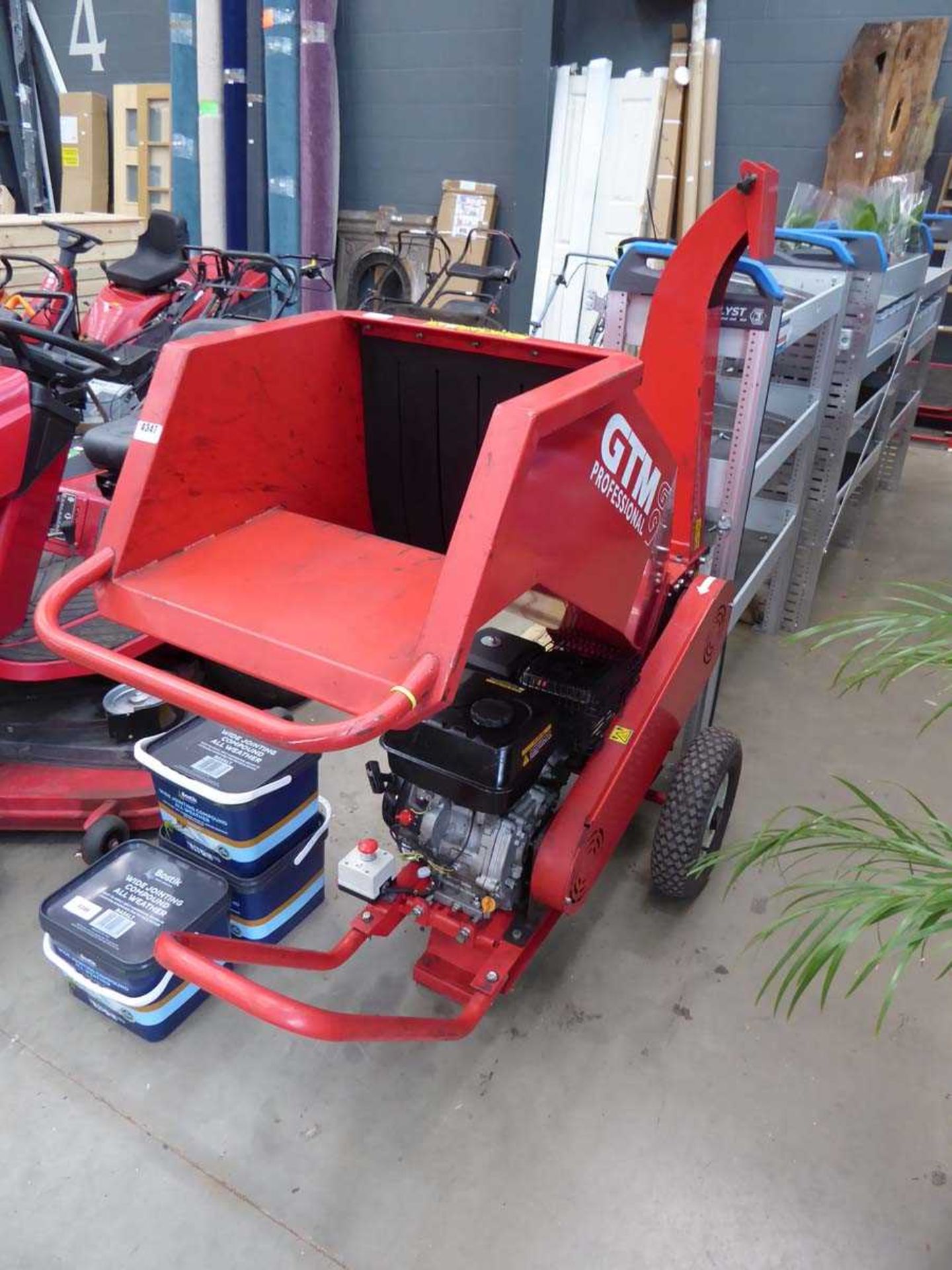 GTM Professional GTS 900 petrol powered chipper - Image 2 of 4