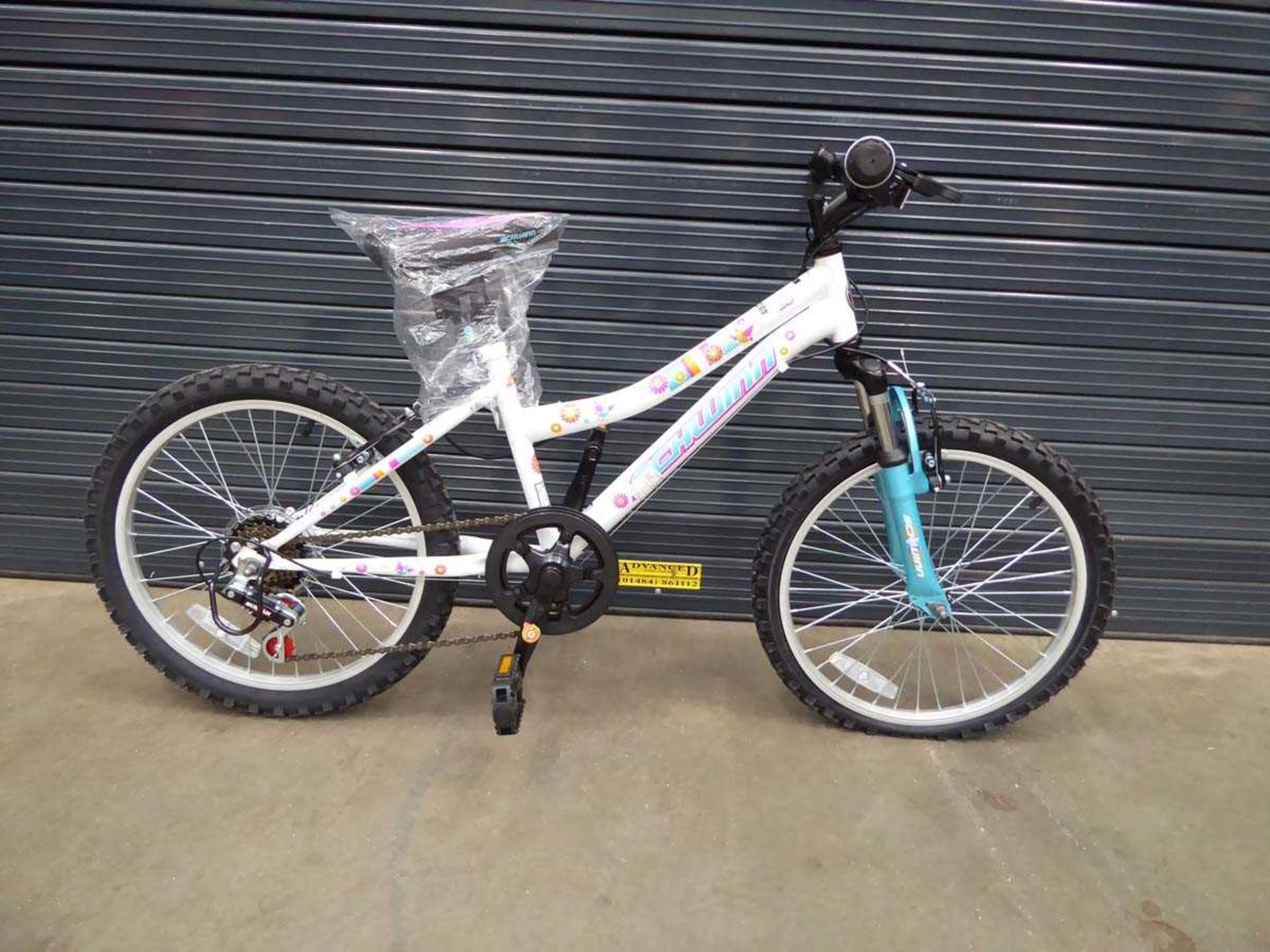 +VAT Small white and pink child's bike