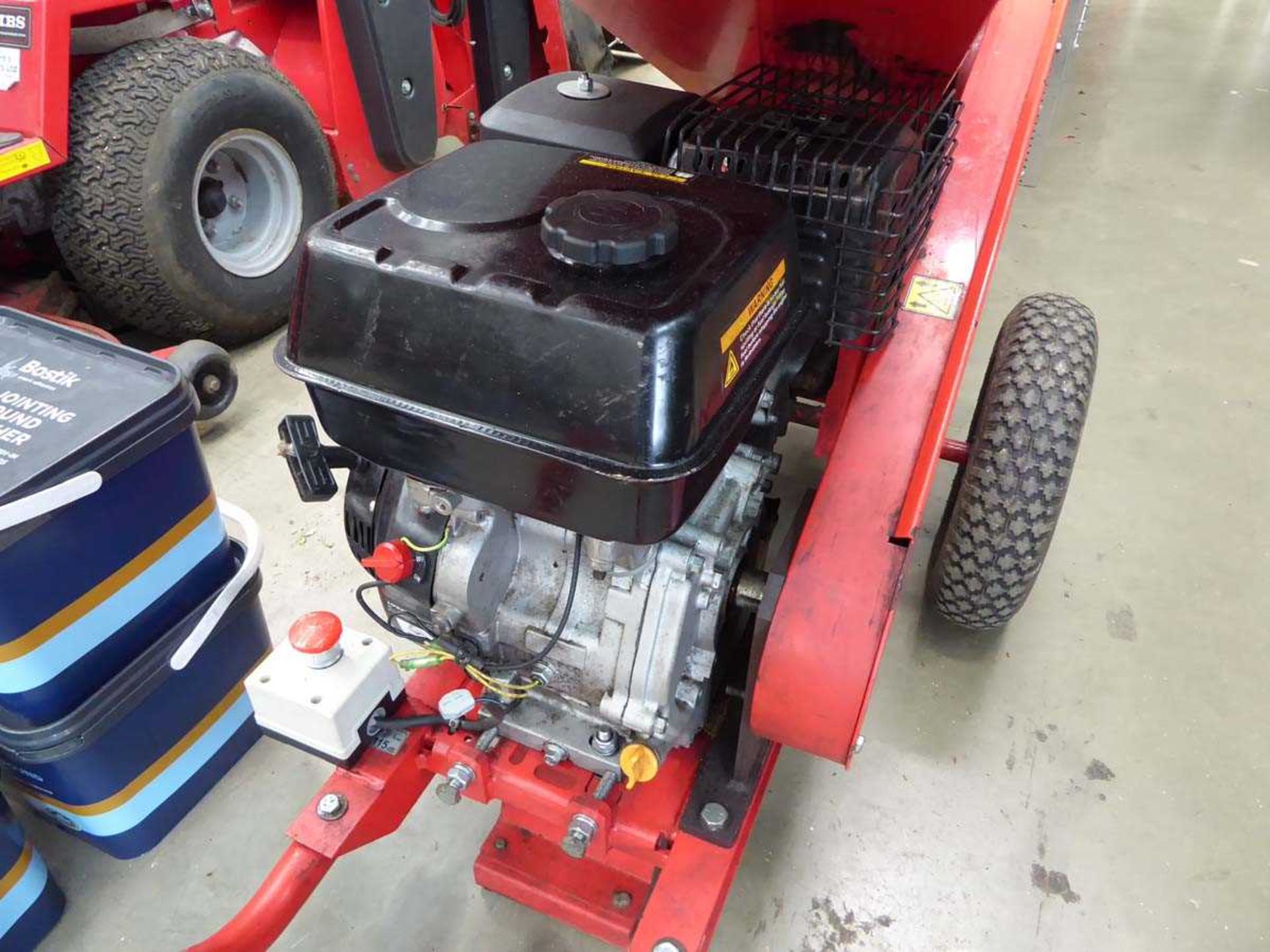 GTM Professional GTS 900 petrol powered chipper - Image 3 of 4