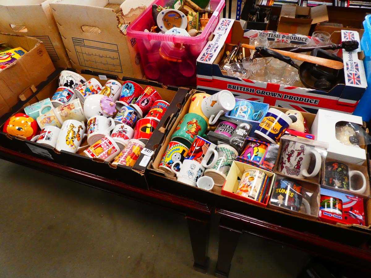 2 boxes of children's coffee cups