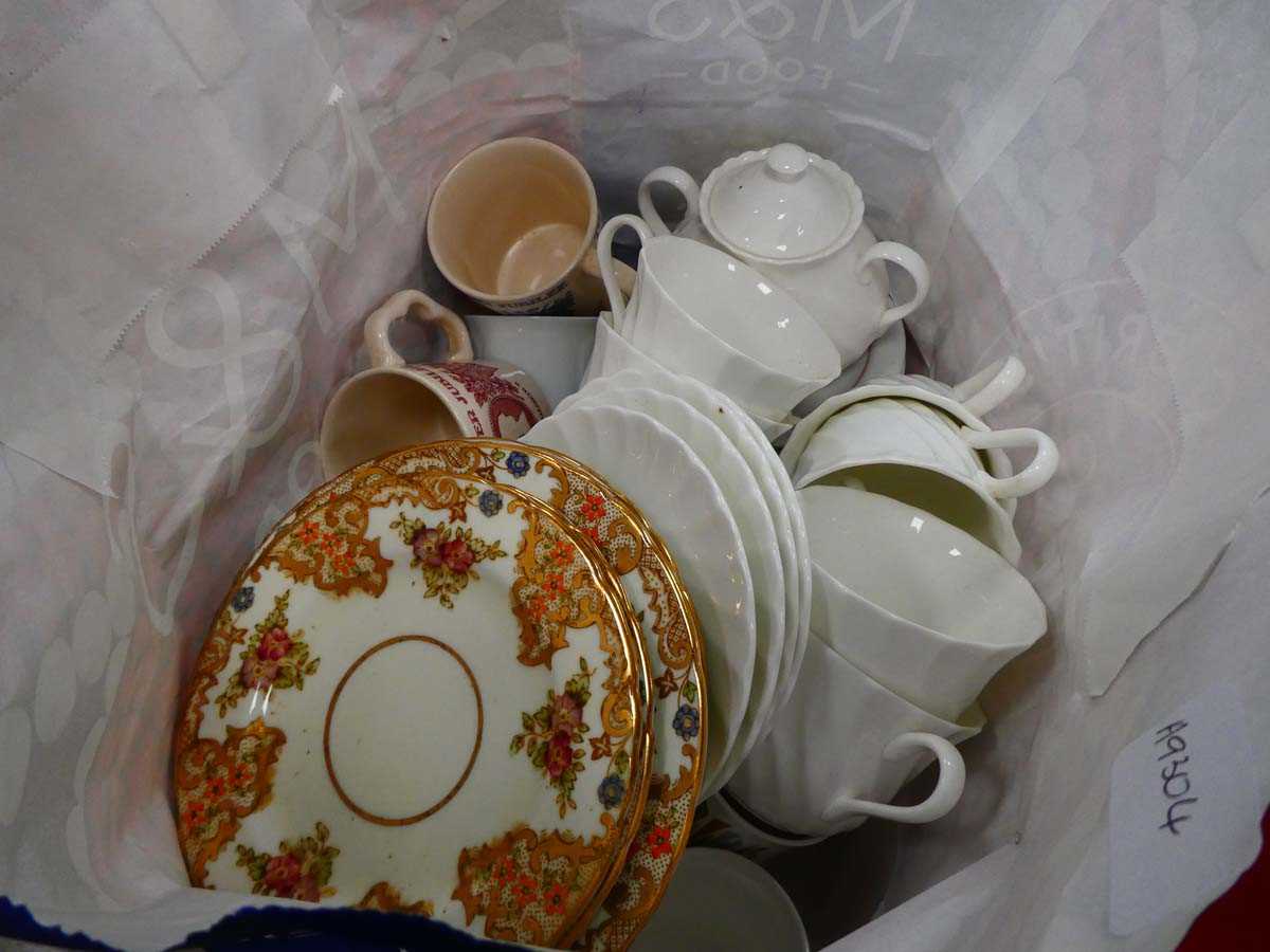 2 bags and 3 boxes containing floral patterned crockery and commemorative ware - Image 3 of 4