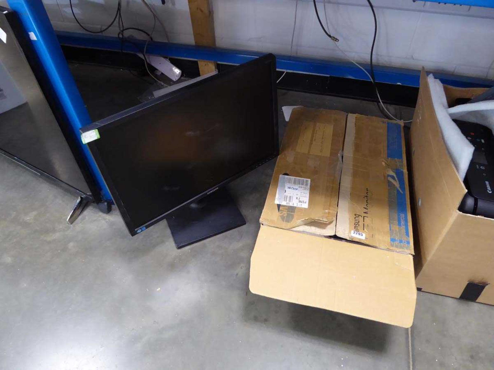Boxed Samsung monitor and 1 other - Image 2 of 2