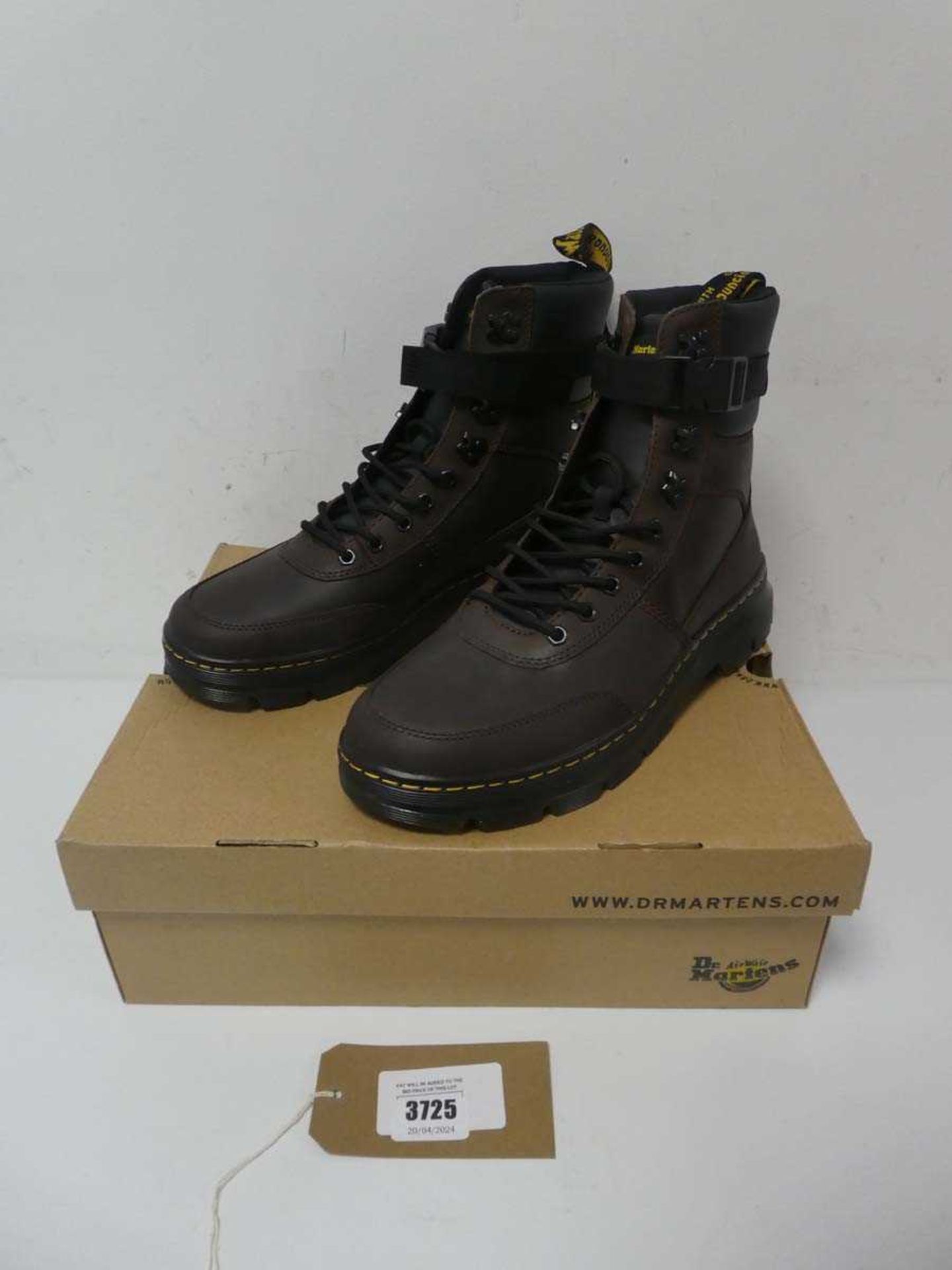+VAT 1 x Dr. Martens boots, UK 11