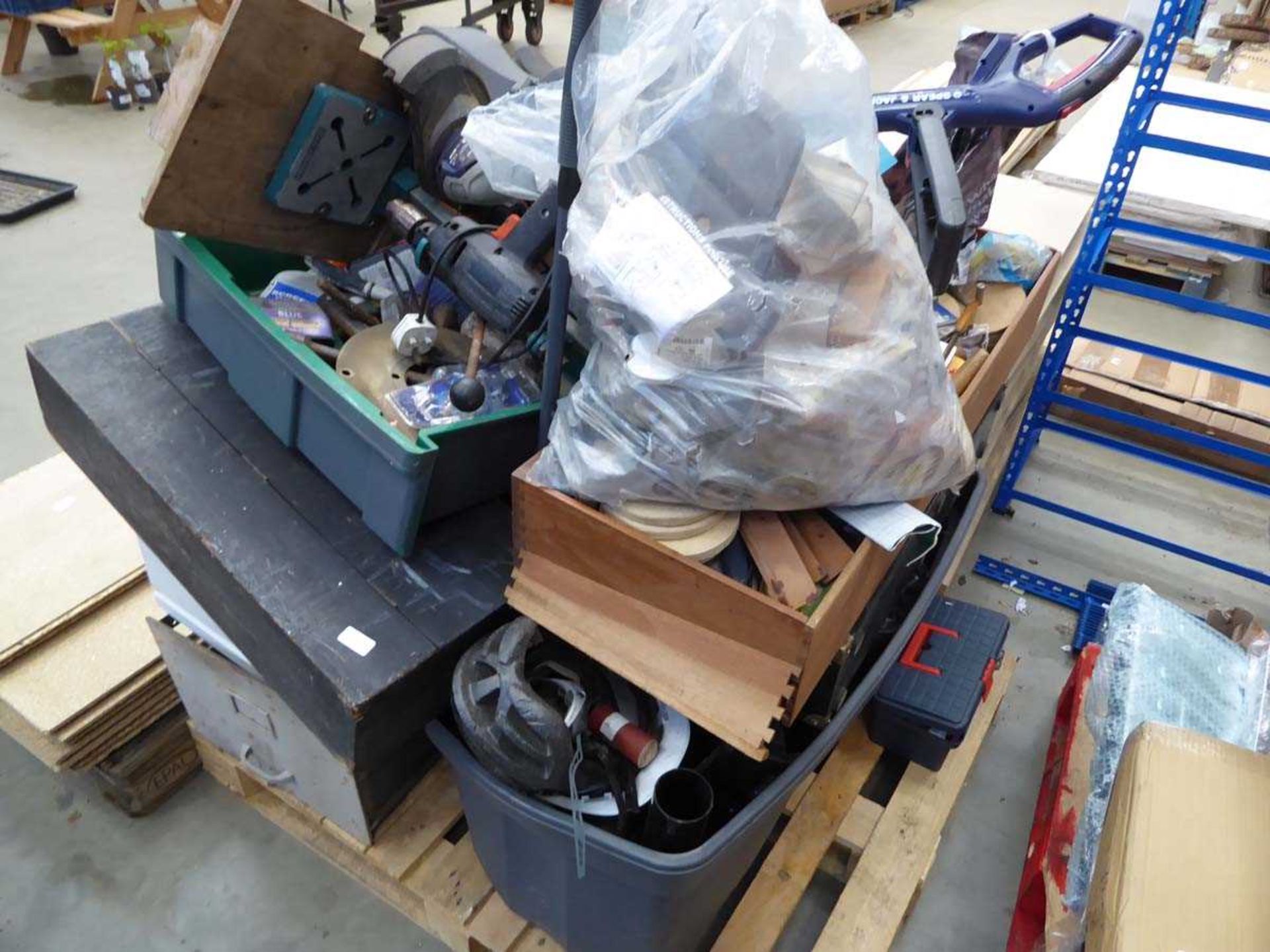 Large pallet of assorted items inc. drills, tools, fixings, strimmer, toolboxes etc. - Bild 2 aus 2