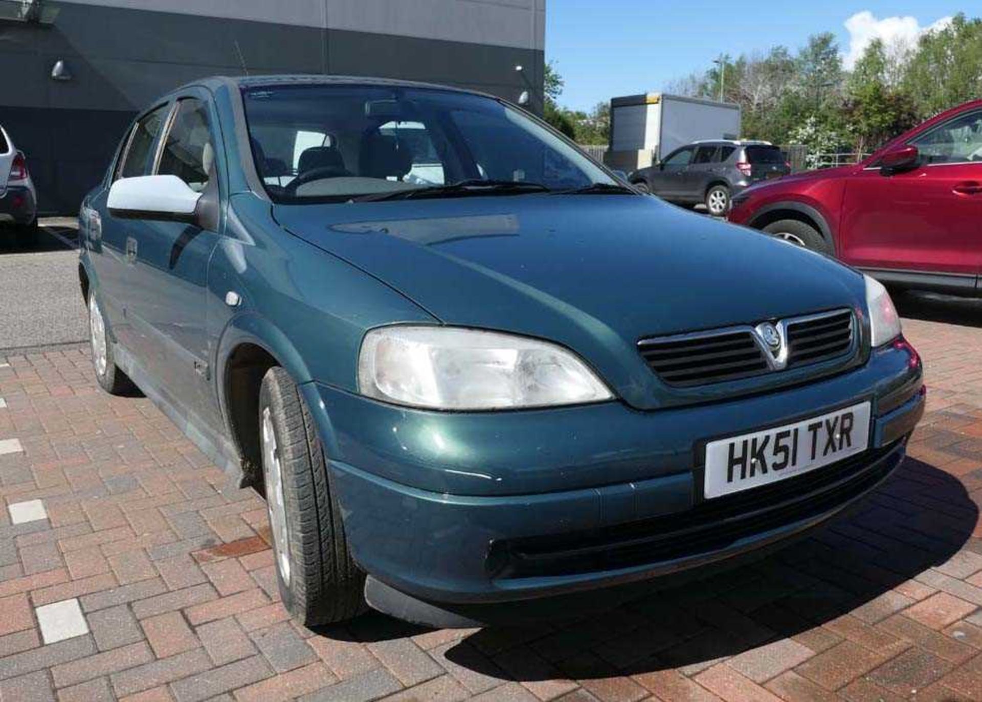 (HK51 TXR) Vauxhall Astra Club 8V, first registered 29.11.2001, 5 door hatchback in green, 1598cc