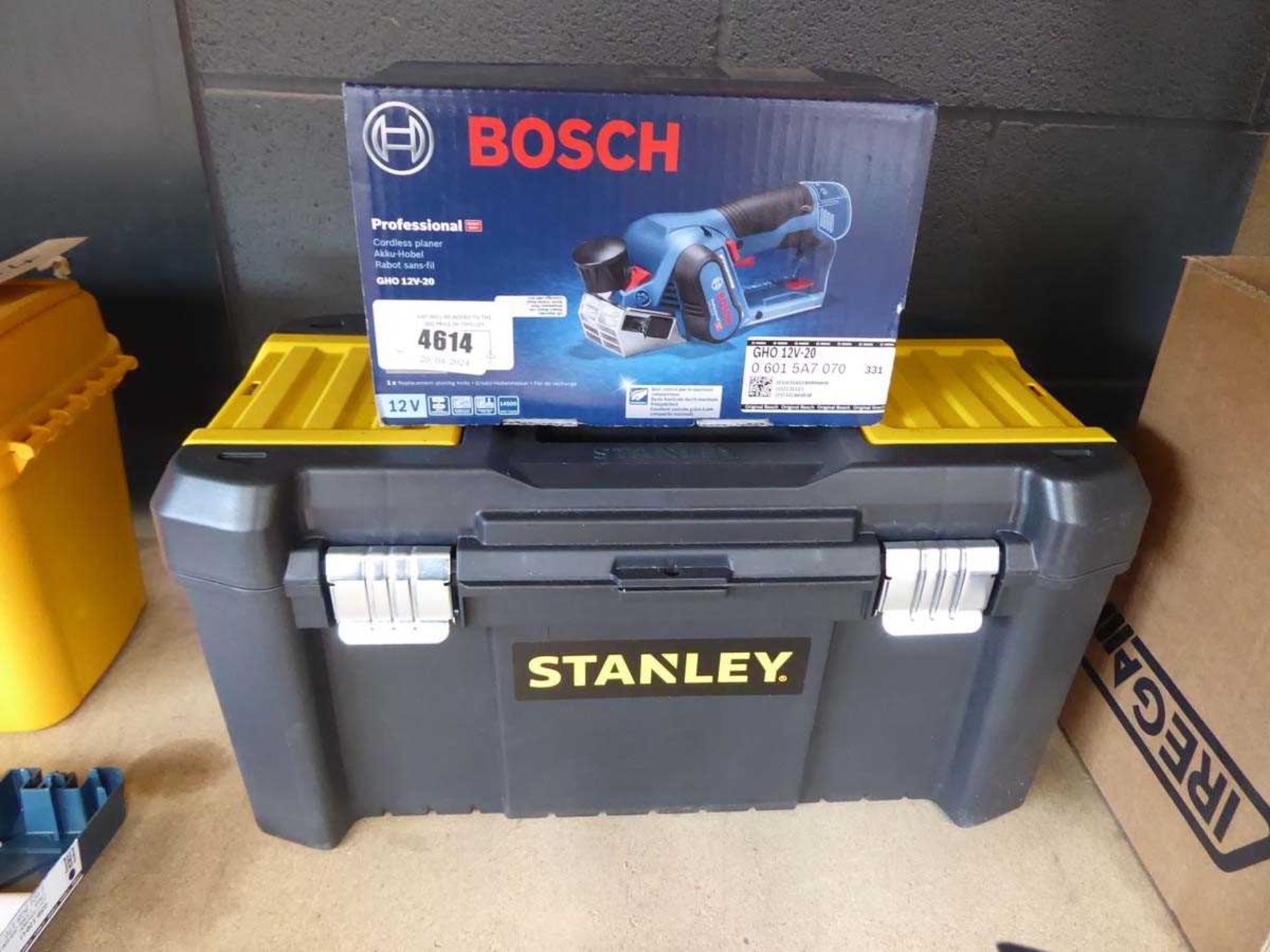 +VAT Bosch cordless planer and empty Stanley tool box Bosch planer: Bare unit only