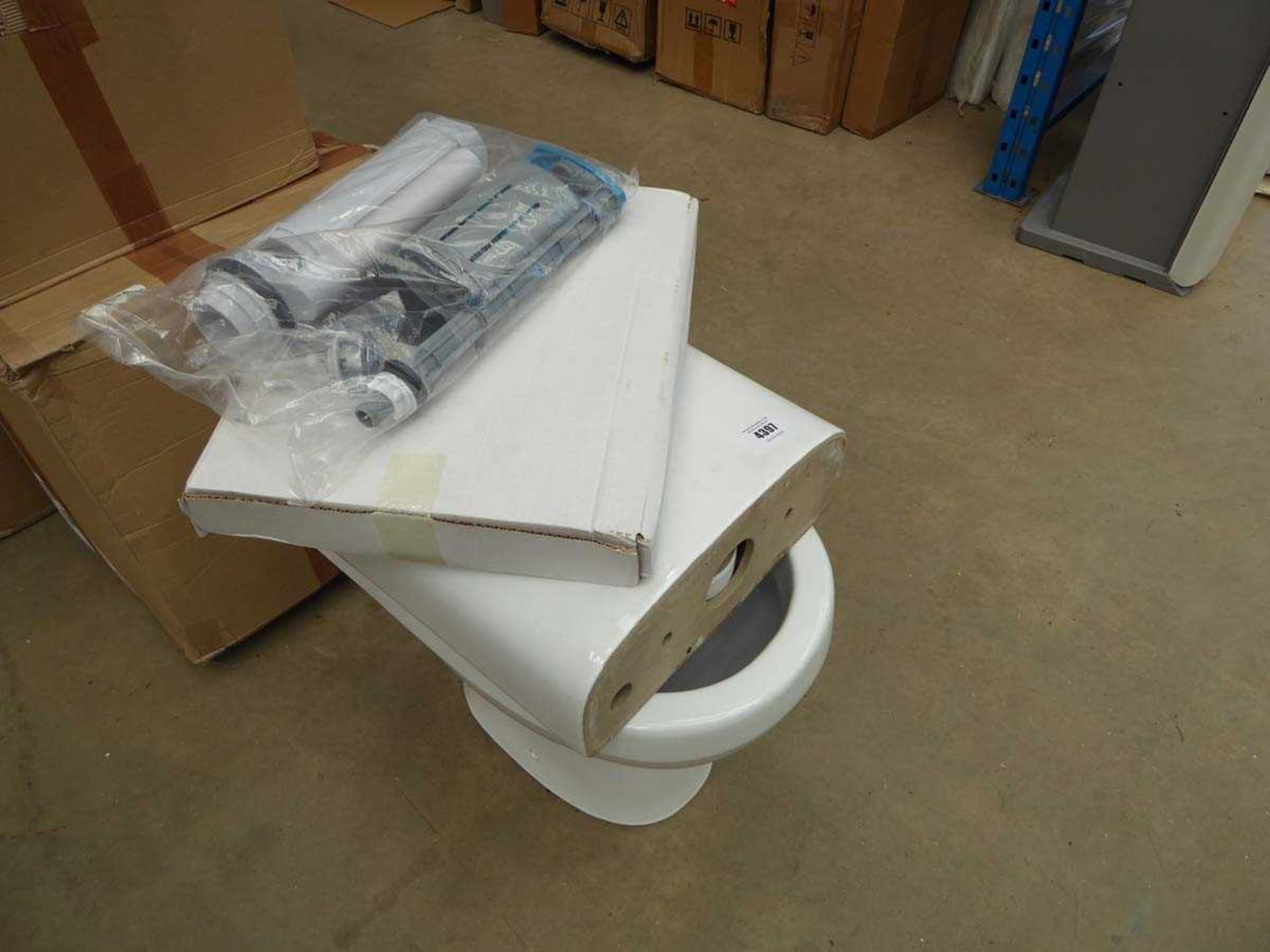 +VAT Toilet pan, cistern, and seat