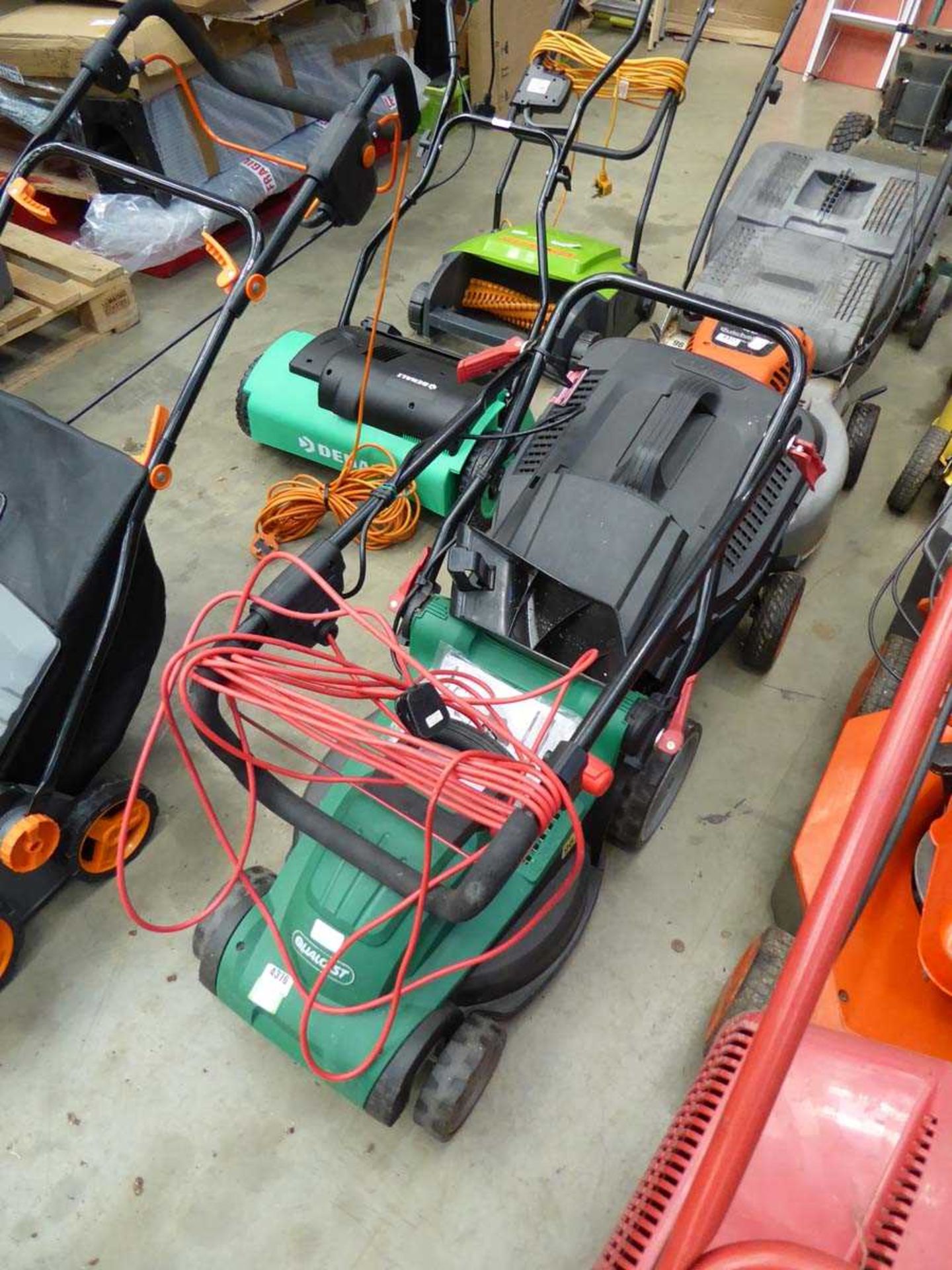 Qualcast electric mower with grass box