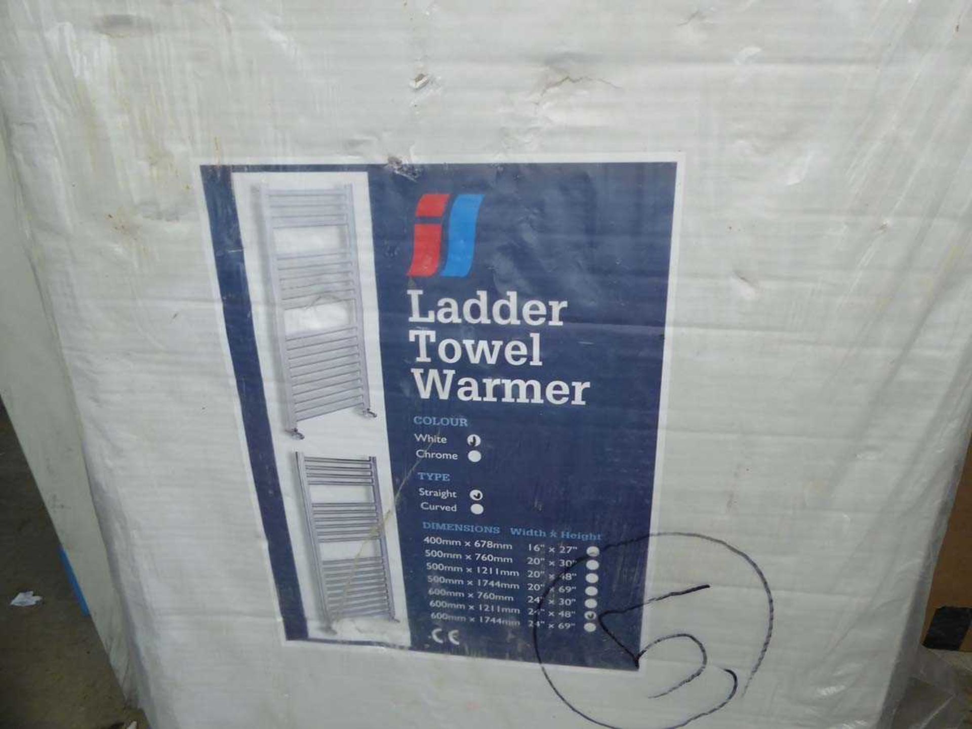 600 x 1211mm ladder towel warmer - Image 2 of 2