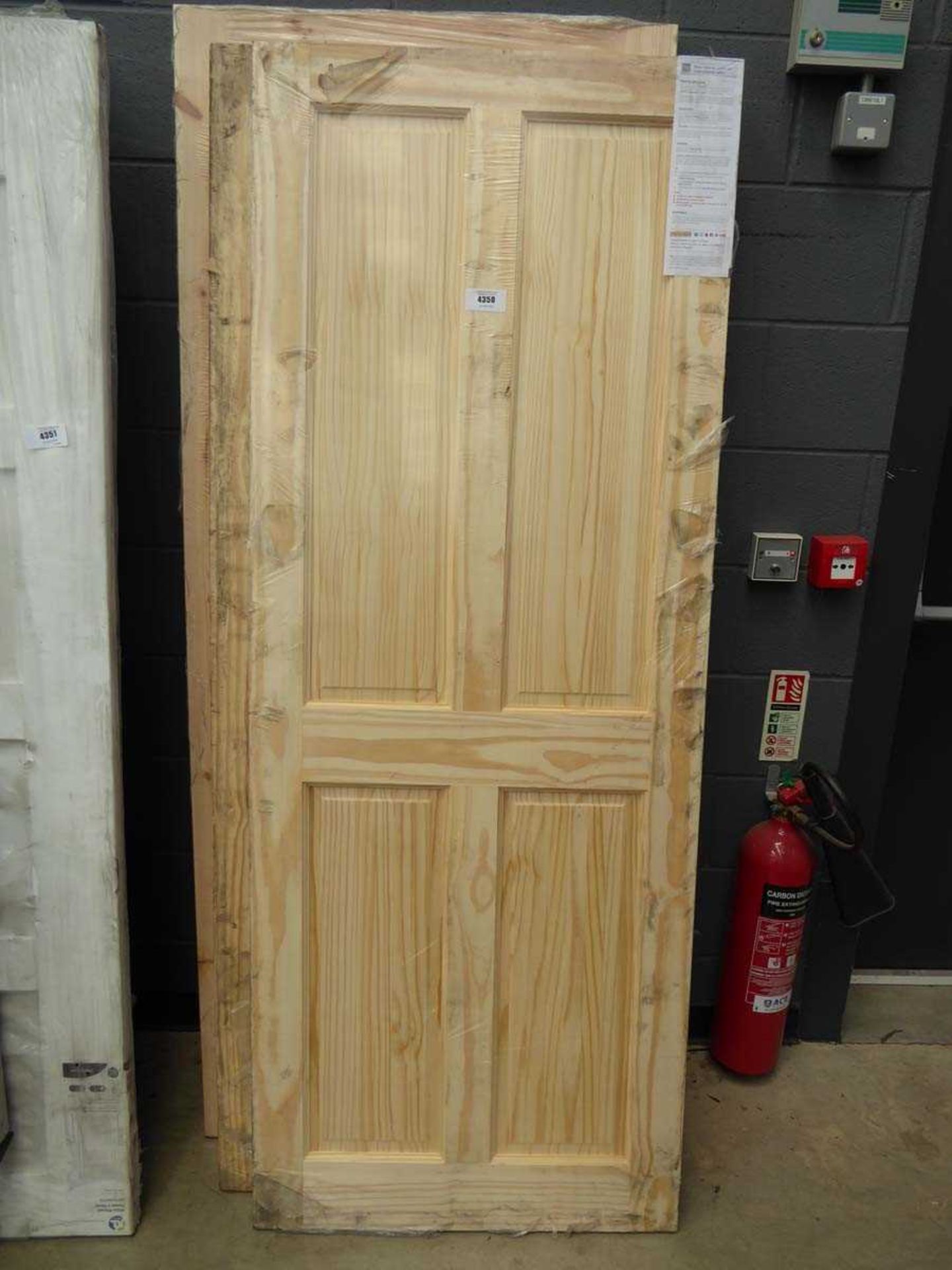 +VAT 3 assorted glazed and unglazed pine doors