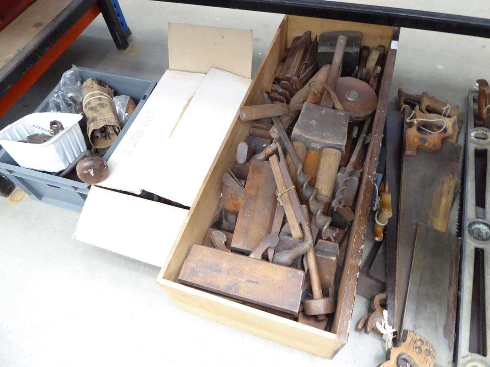 Large underbay of carpenters tools and accessories inc. saws, wooden planes, hand drills, drill bits - Image 3 of 3