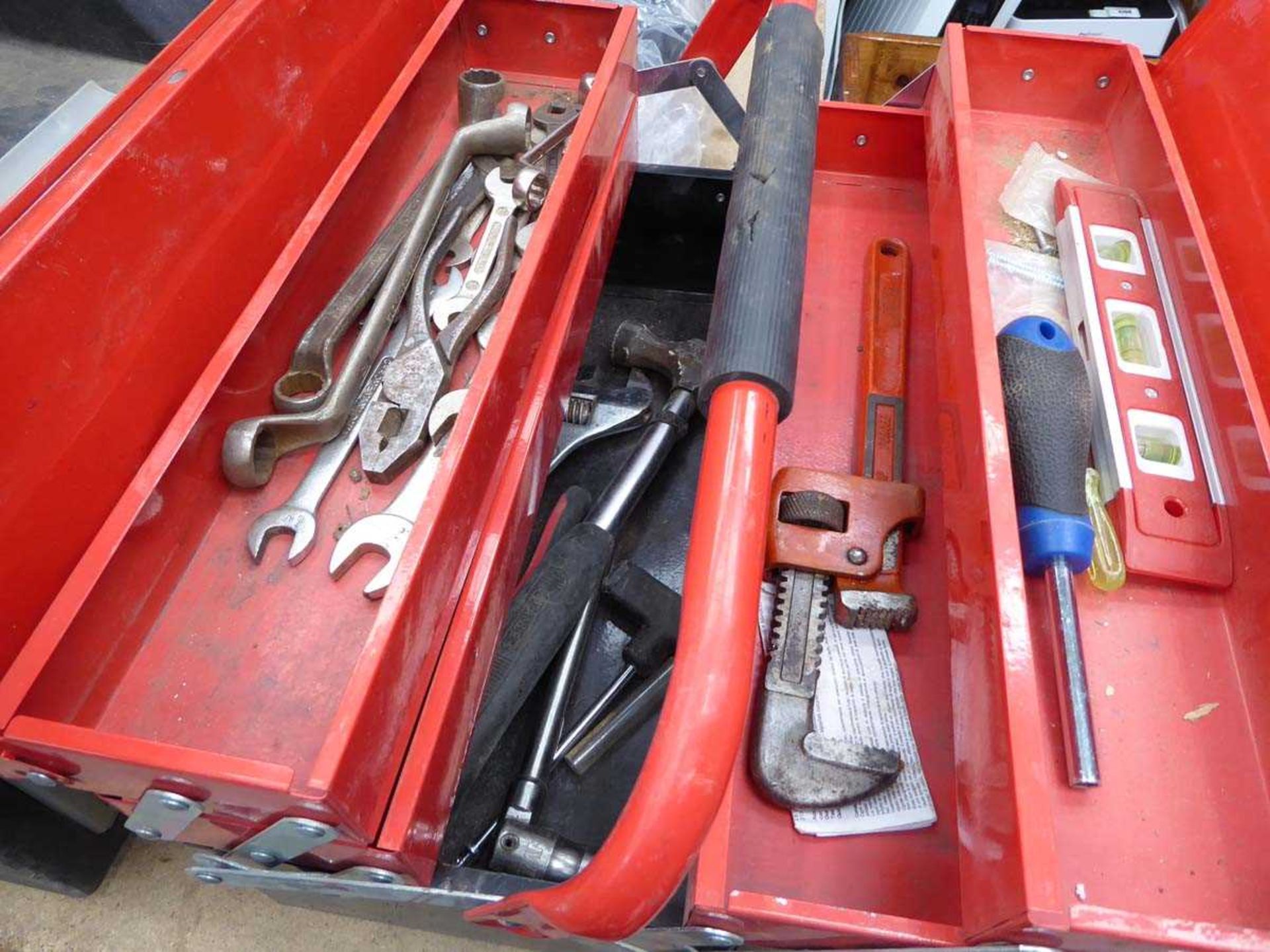 Red cantilever toolbox, and plastic toolbox of various tools and fixings - Image 3 of 4