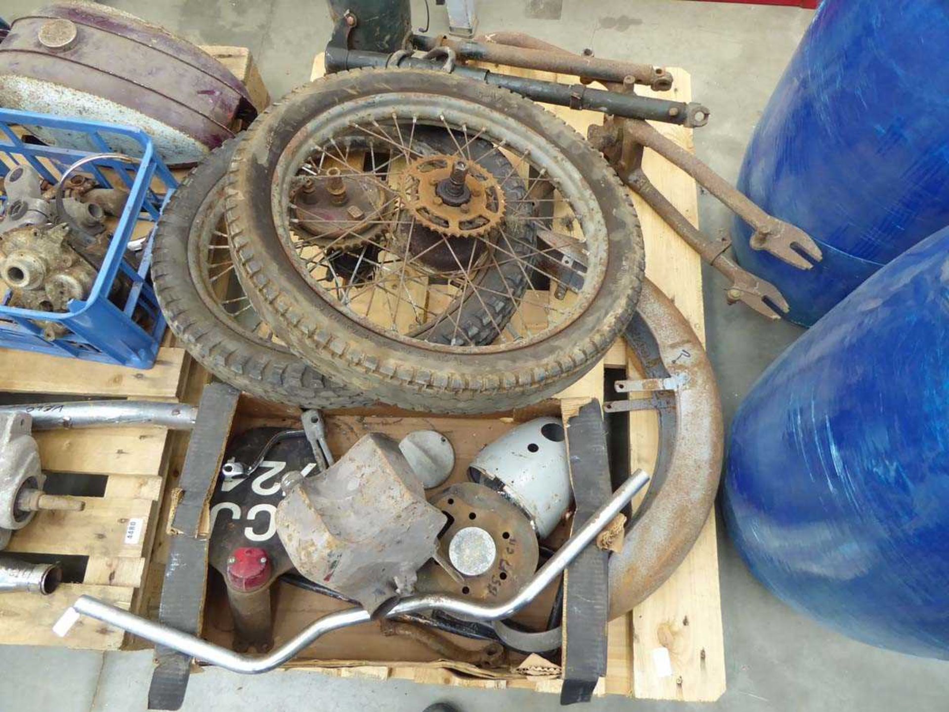 2 pallets of vintage motorcycle spares including wheels, tyres, handlebars, fuel tanks, seats, - Image 2 of 3