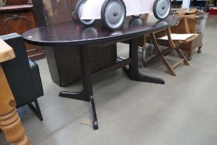 Reproduction mahogany extending dining table
