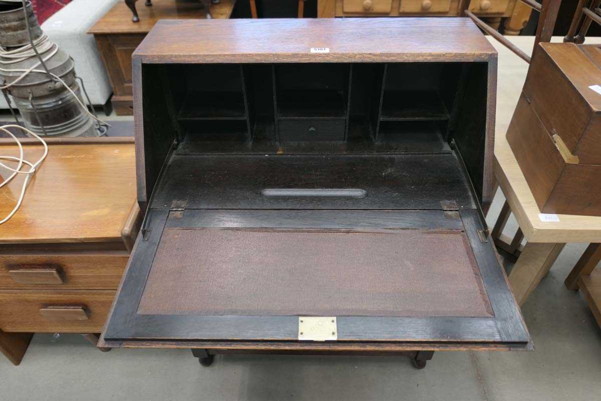 Oak bureau with 2 drawers under - Image 2 of 2