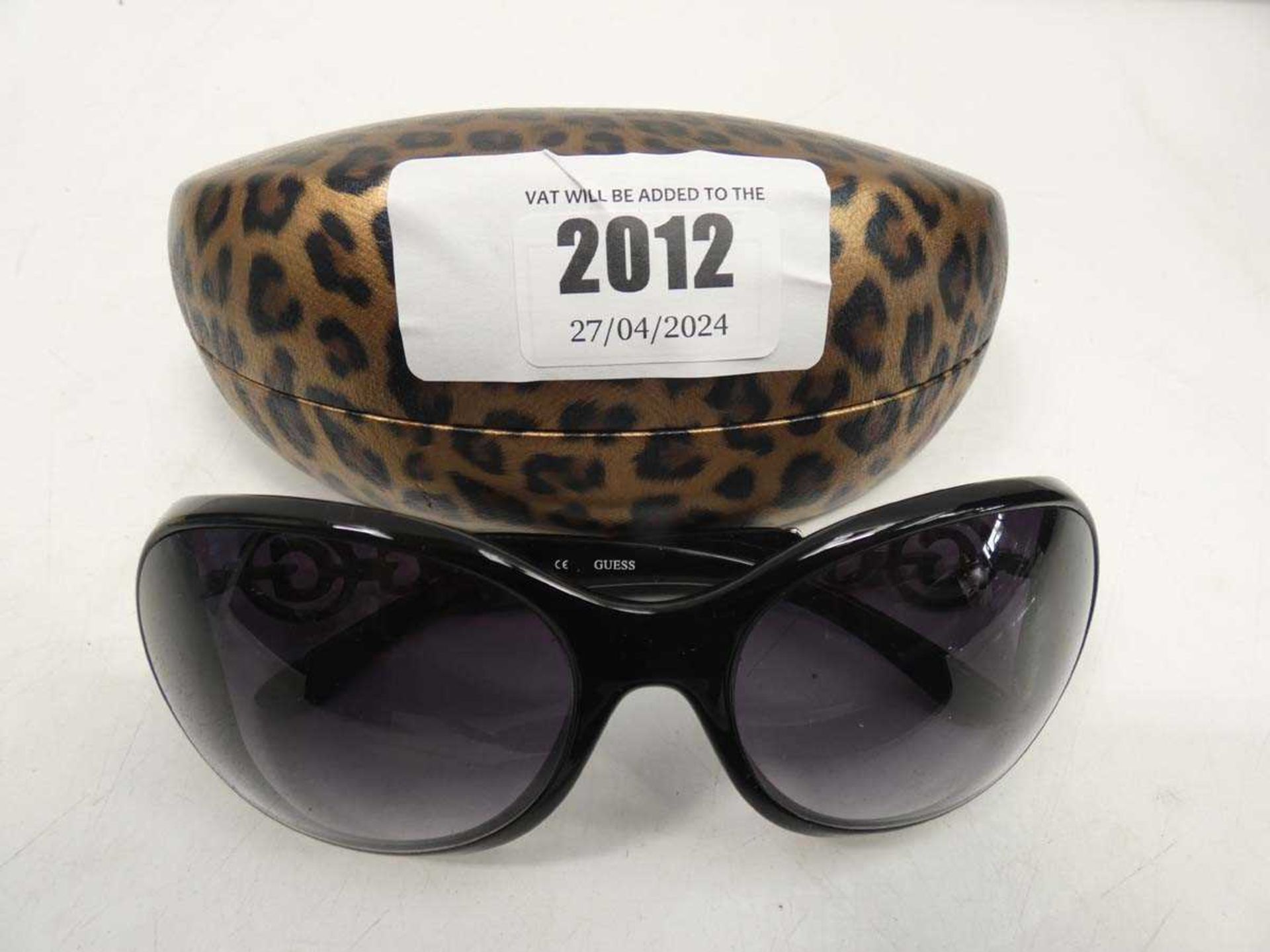 +VAT Guess GUF 7022 sunglasses with case